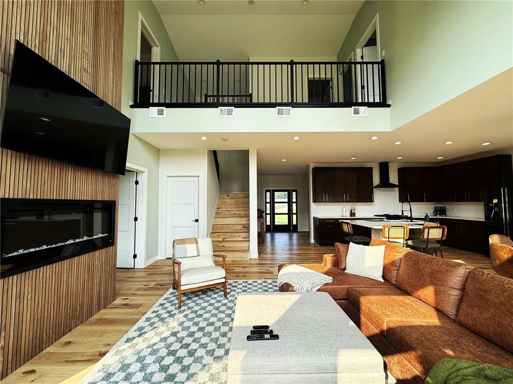 Alexandria, Minnesota, 56308, United States, 4 Bedrooms Bedrooms, ,2 BathroomsBathrooms,Residential,For Sale,2019044