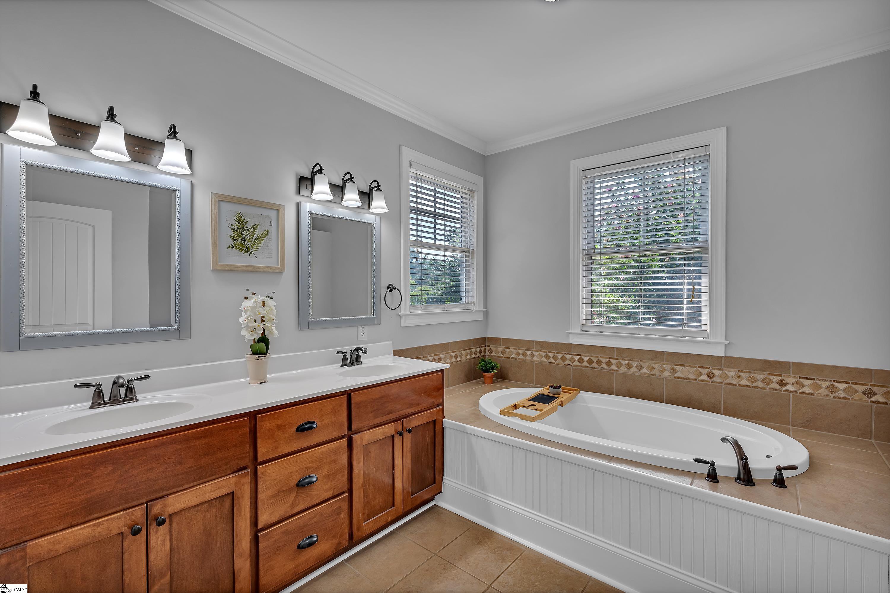 Central, South Carolina, 29630, United States, 5 Bedrooms Bedrooms, ,5 BathroomsBathrooms,Residential,For Sale,1902241