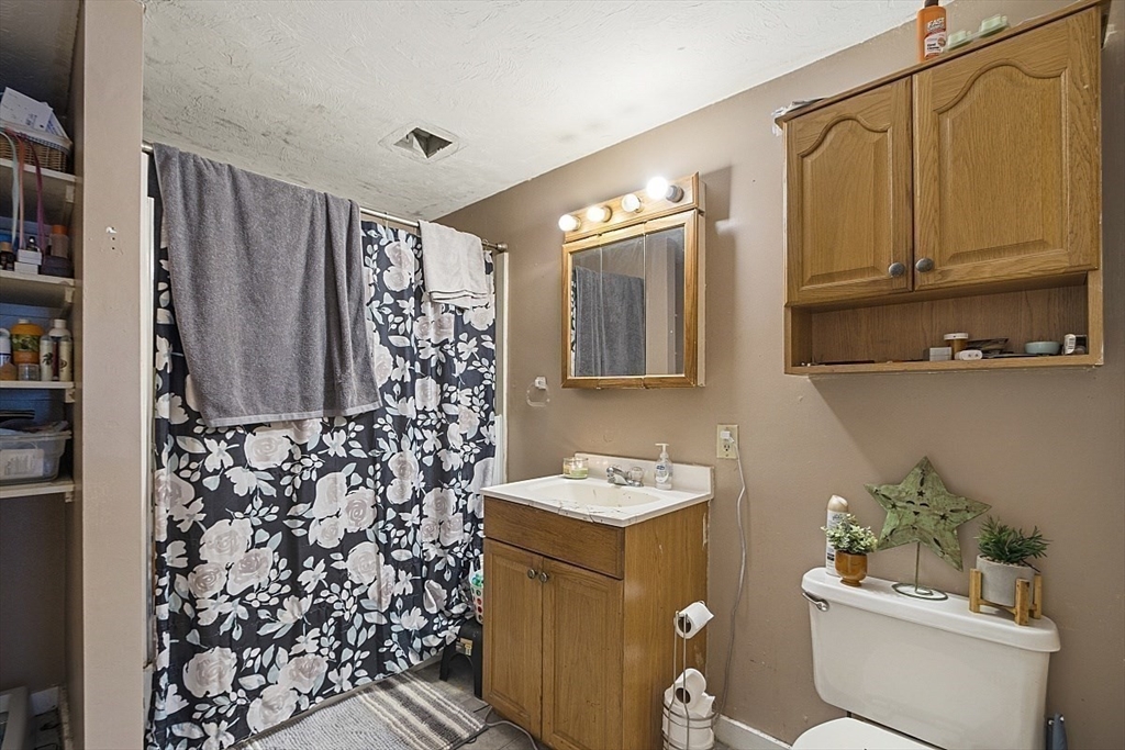 Fitchburg, Massachusetts, 01420, United States, 12 Bedrooms Bedrooms, ,5 BathroomsBathrooms,Residential,For Sale,1848100