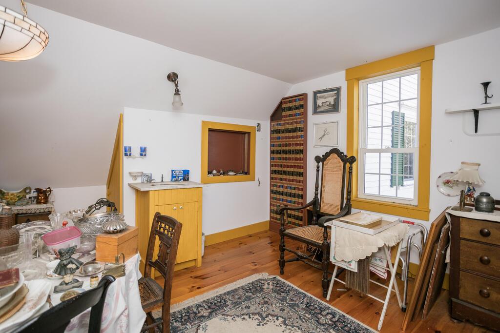 Farmington, Maine, 04938, United States, 5 Bedrooms Bedrooms, ,3 BathroomsBathrooms,Residential,For Sale,1960728