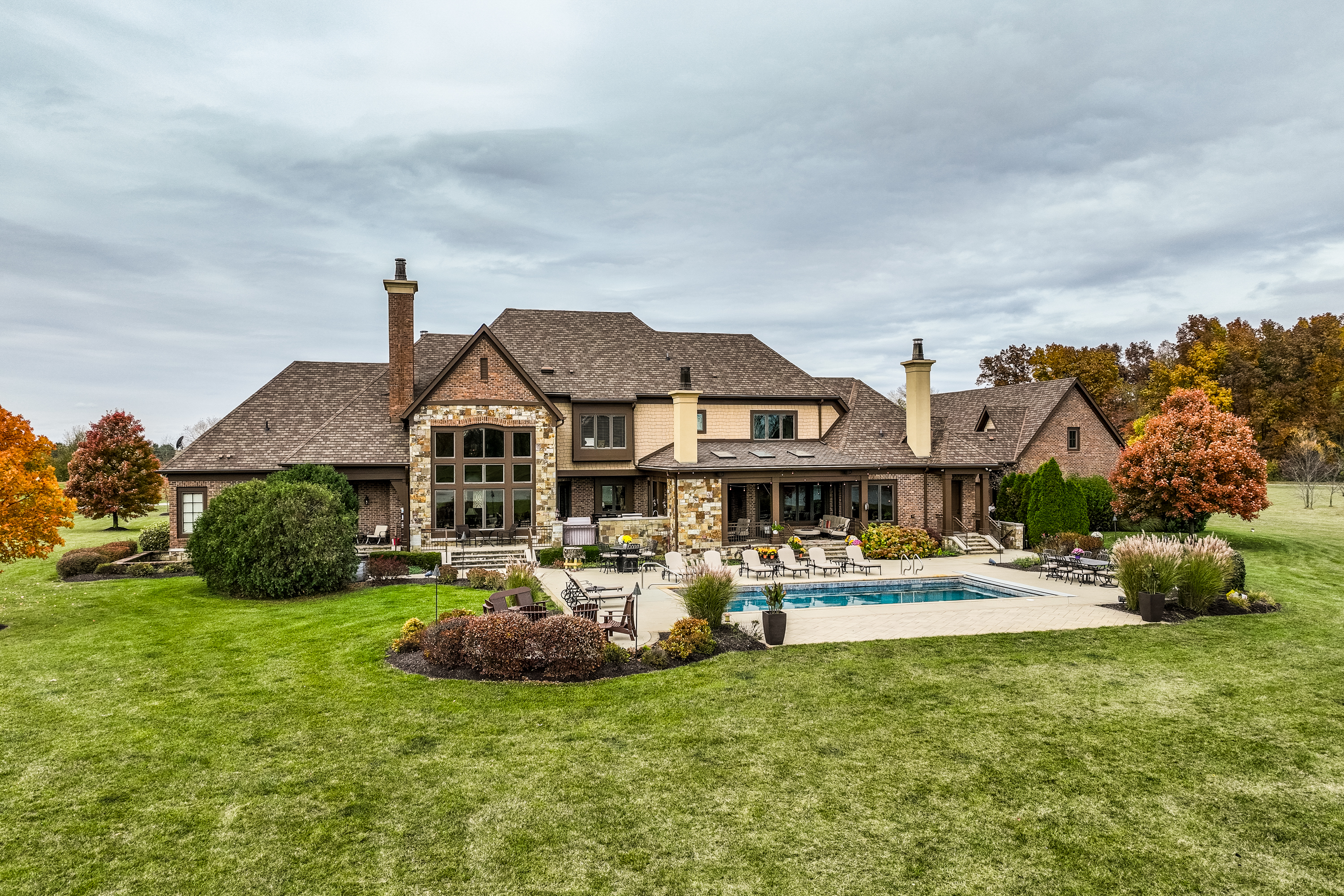  Traditional European-Inspired Residence on 13 Acres - 物件實景