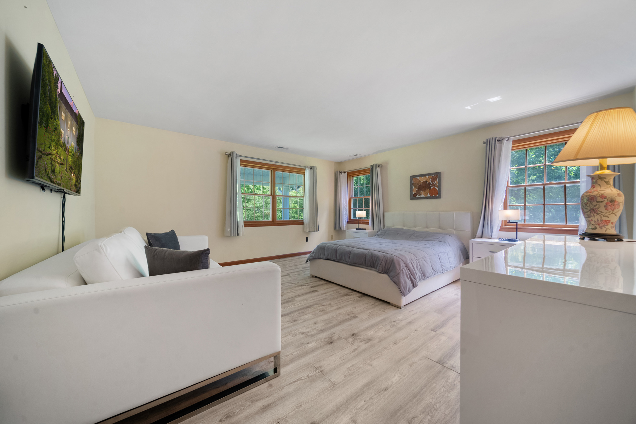 Gatlinburg, Tennessee, 37738, United States, 4 Bedrooms Bedrooms, ,3 BathroomsBathrooms,Residential,For Sale,1974957