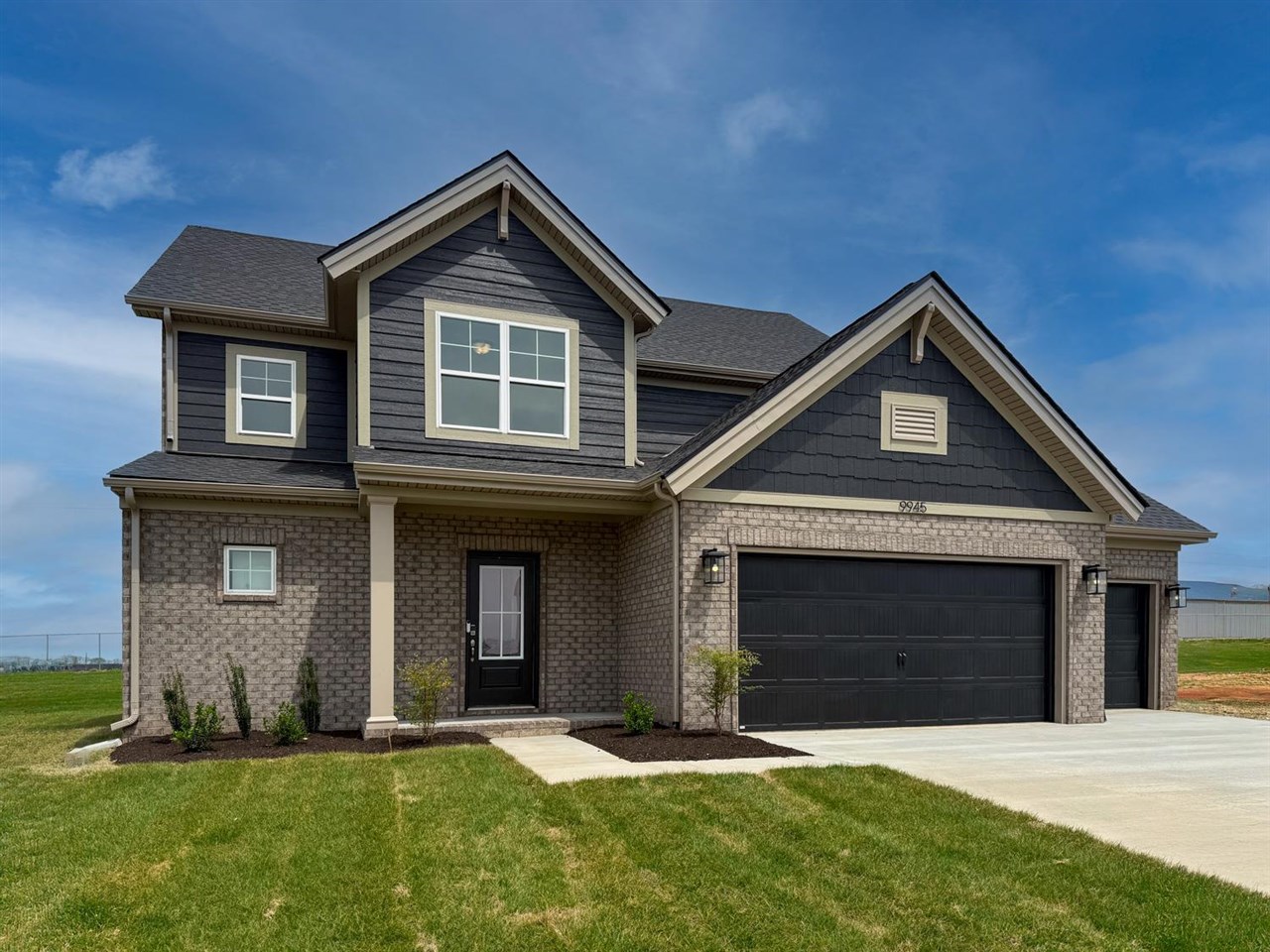 Bowling Green, Kentucky, 42104, United States, 4 Bedrooms Bedrooms, ,3 BathroomsBathrooms,Residential,For Sale,1913768