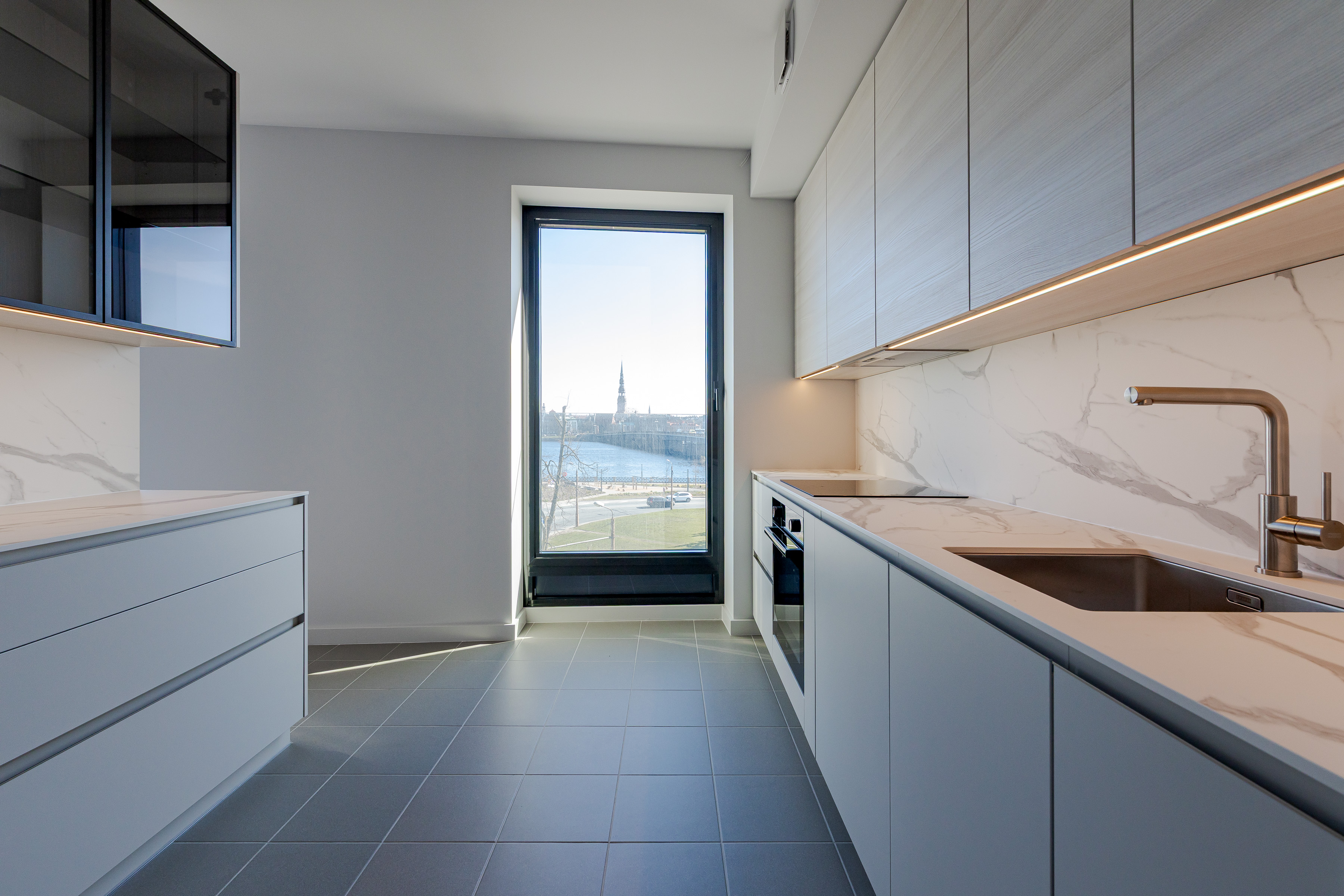  4 room apartment with furniture and with view river Daugava - 物件實景