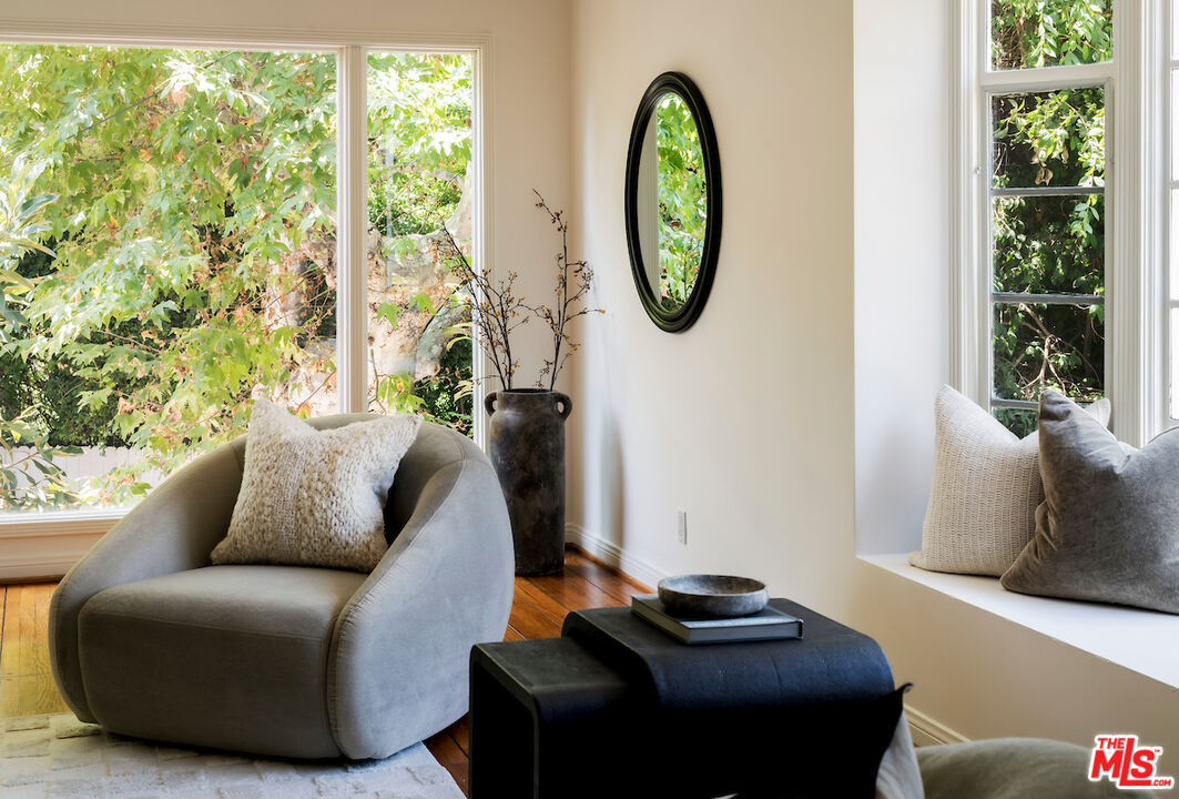 Los Angeles, California, 90068, United States, 4 Bedrooms Bedrooms, ,4 BathroomsBathrooms,Residential,For Sale,1938663