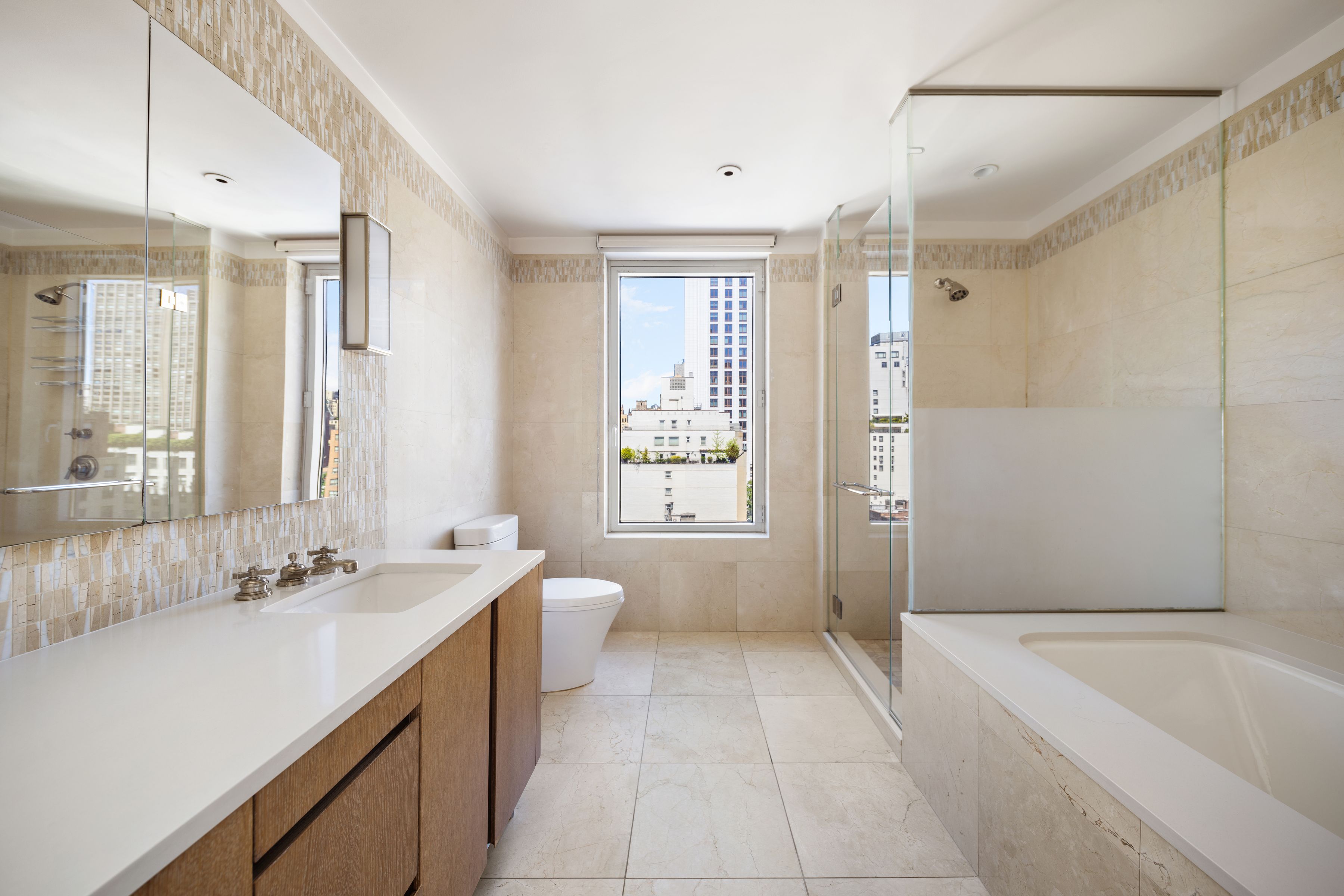  255 East 74th Street - 物件實景