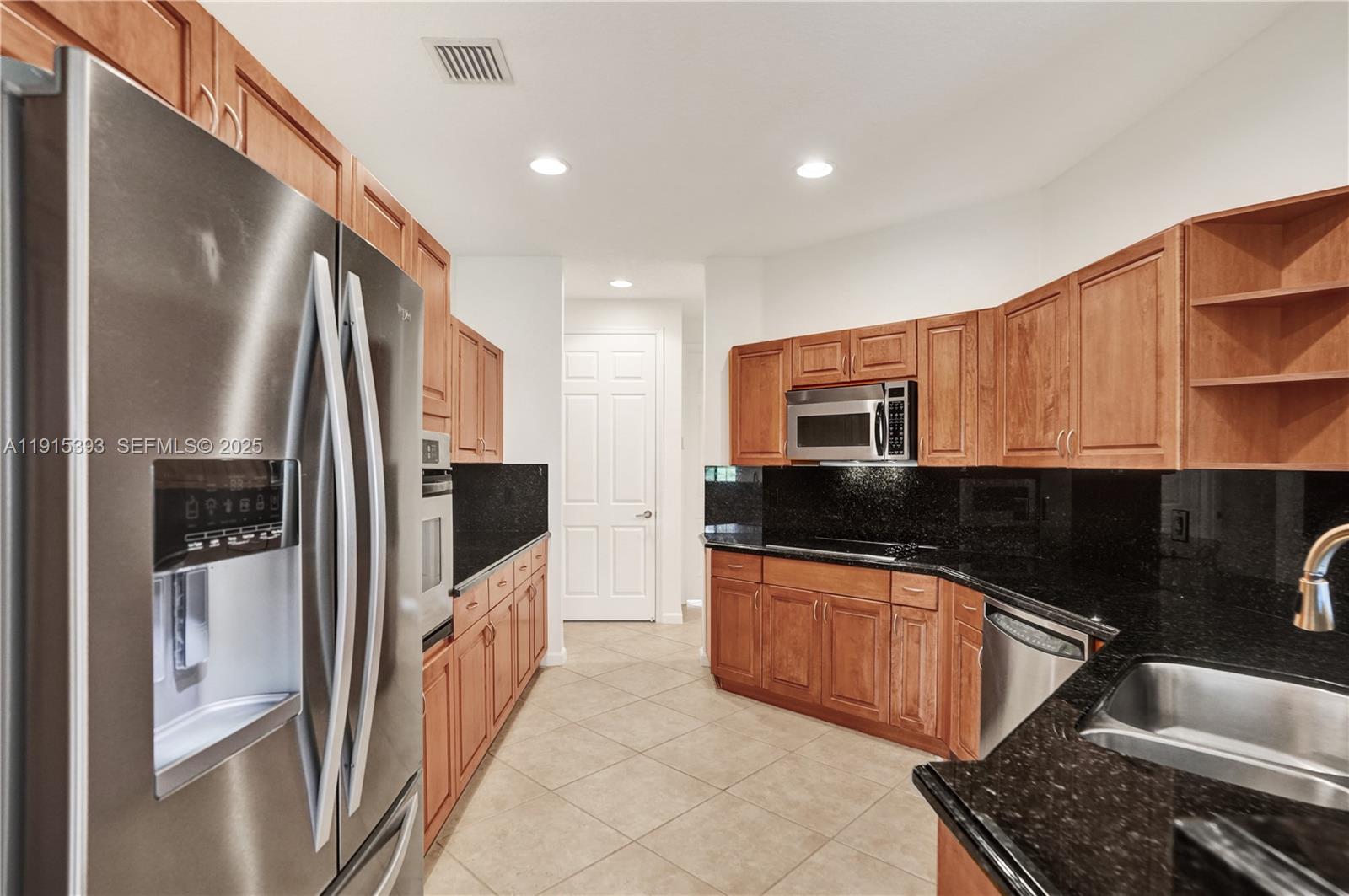 Weston, Florida, 33332, United States, 3 Bedrooms Bedrooms, ,2 BathroomsBathrooms,Residential,For Sale,1998449