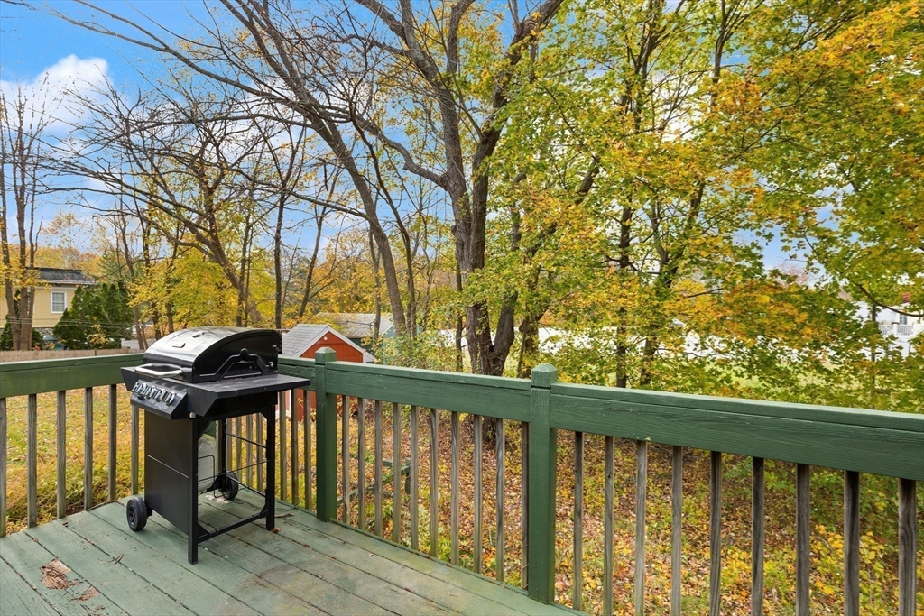 Stoughton, Massachusetts, 02072, United States, 5 Bedrooms Bedrooms, ,2 BathroomsBathrooms,Residential,For Sale,1989106