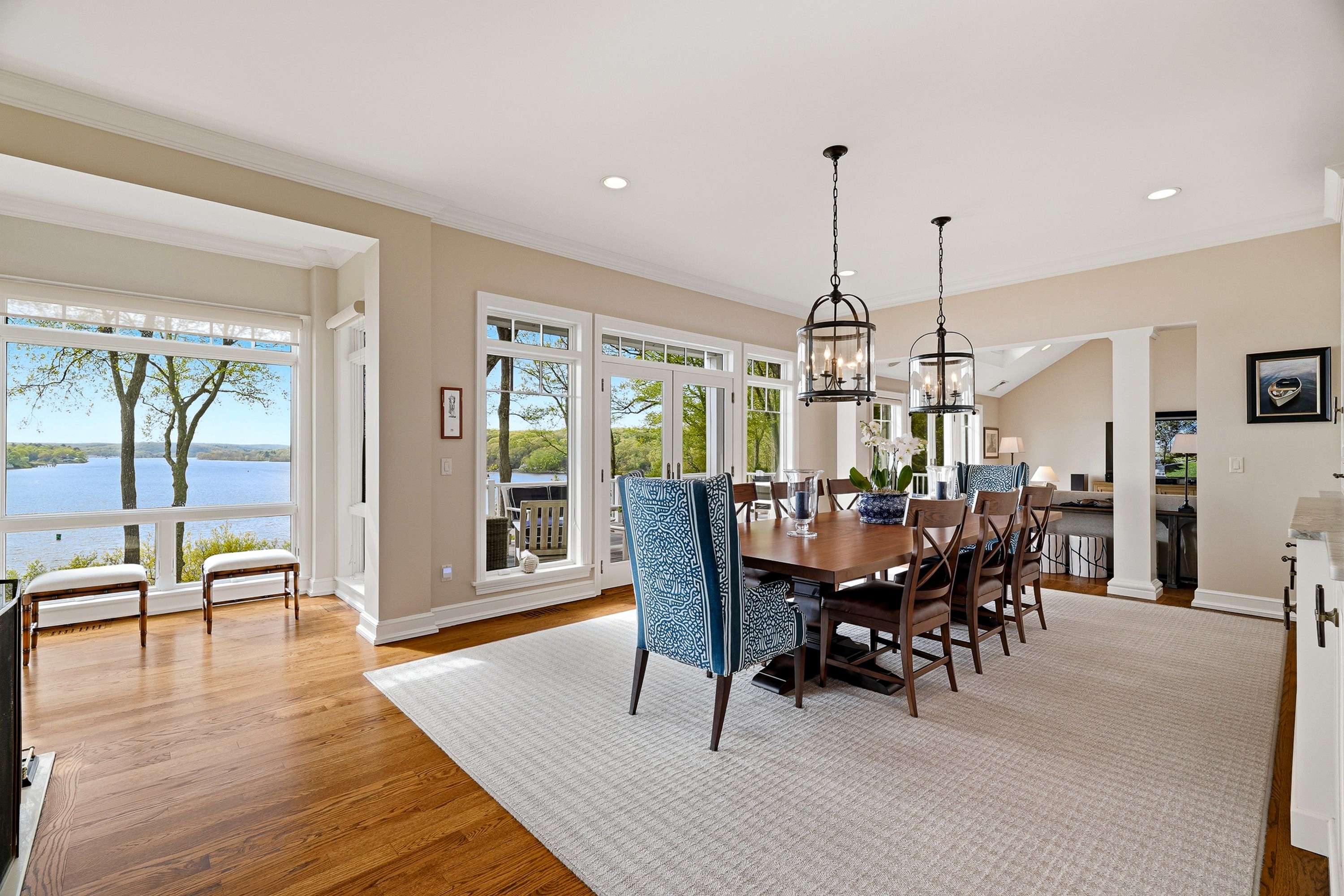  Extraordinary Waterfront Compound Offers Luxury Coastal Living - 物件實景