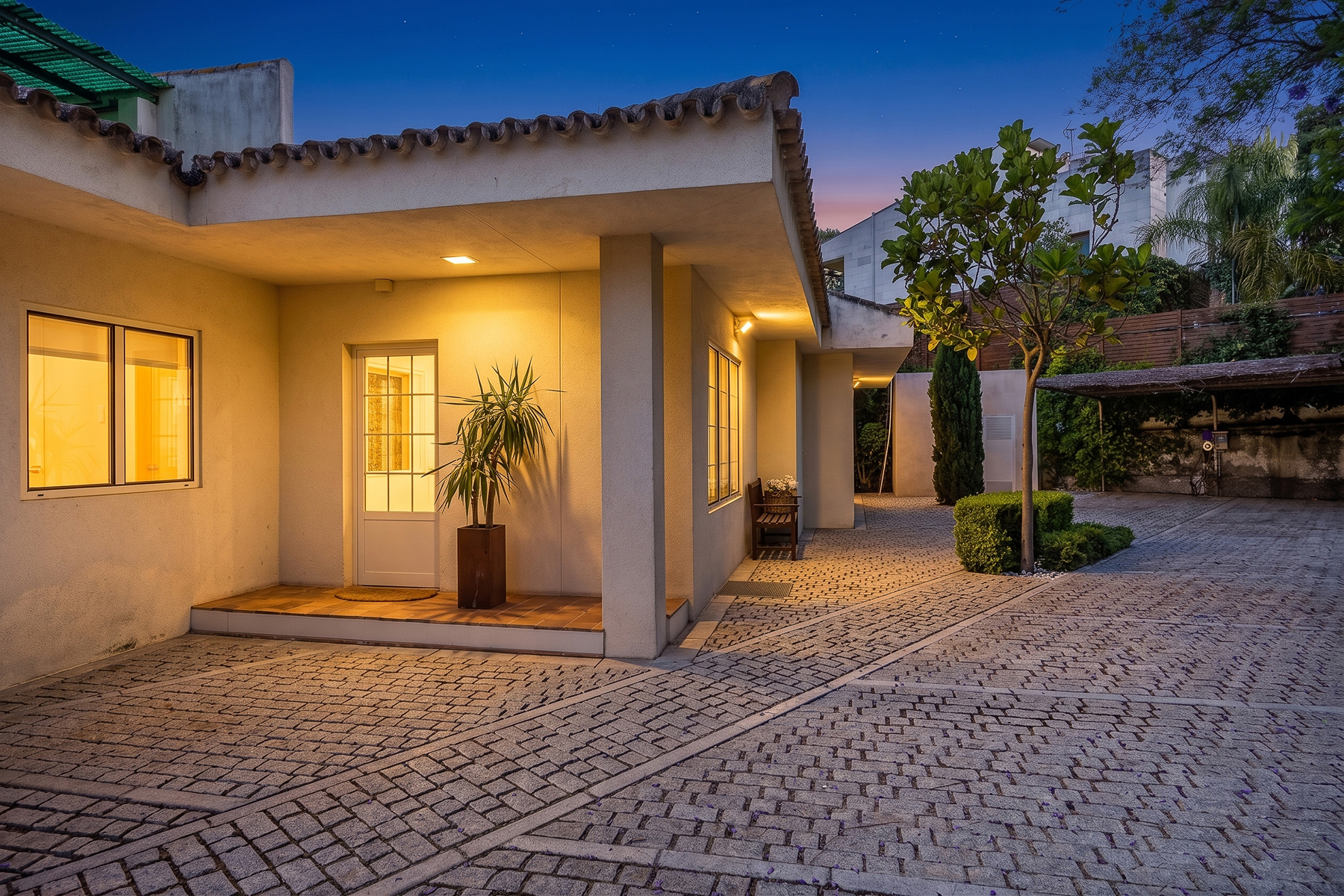  Designer detached house with pool in private development - 物件實景