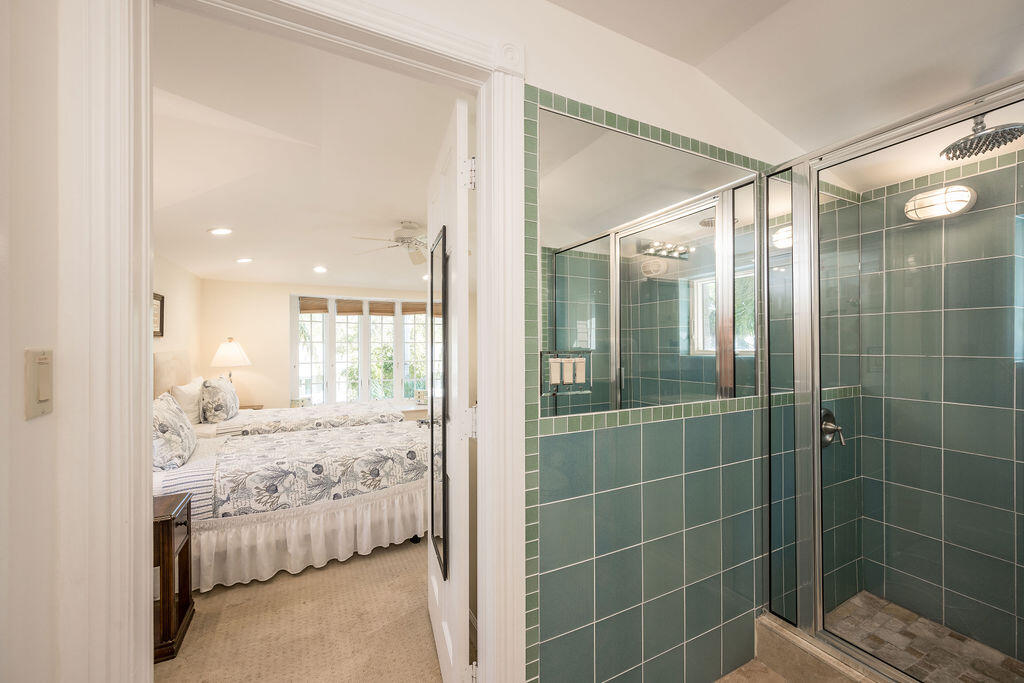 KEY WEST, Florida, 33040, United States, 5 Bedrooms Bedrooms, ,4 BathroomsBathrooms,Residential,For Sale,1847145