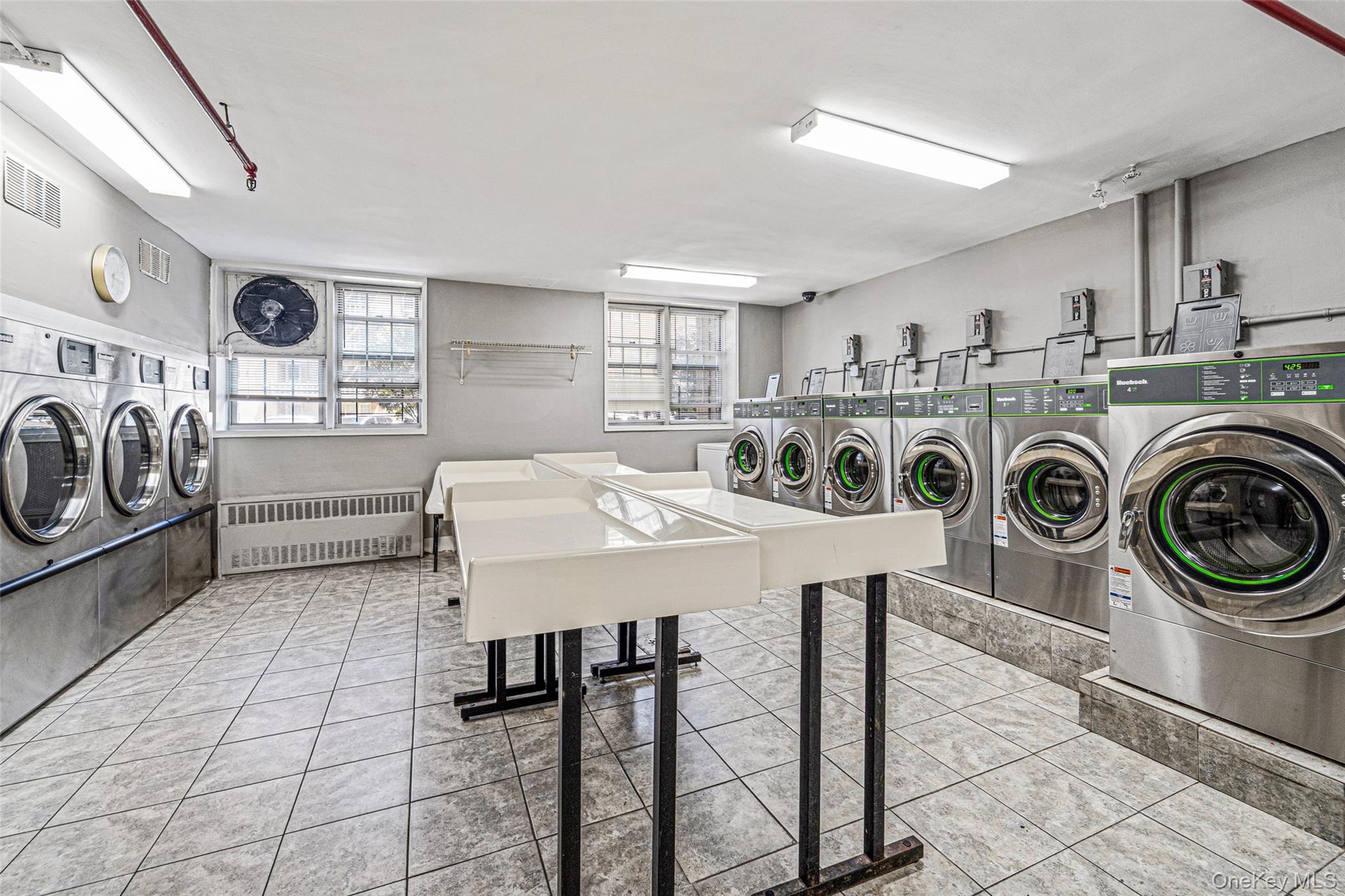  8429 153rd Avenue, Howard Beach, NY, 11414 - 物件實景