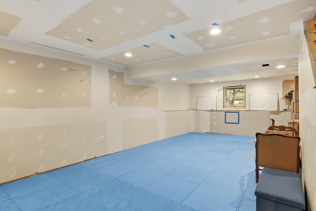 Monson, Massachusetts, 01057, United States, 4 Bedrooms Bedrooms, ,3 BathroomsBathrooms,Residential,For Sale,1969322