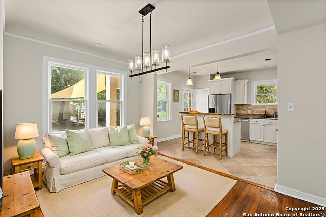 San Antonio, Texas, 78212, United States, 5 Bedrooms Bedrooms, ,4 BathroomsBathrooms,Residential,For Sale,1895451