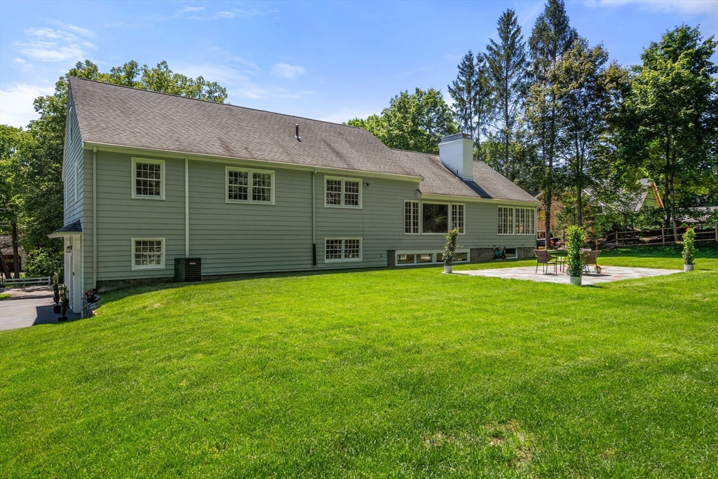 Weston, Massachusetts, 02493, United States, 4 Bedrooms Bedrooms, ,3 BathroomsBathrooms,Residential,For Sale,1838701
