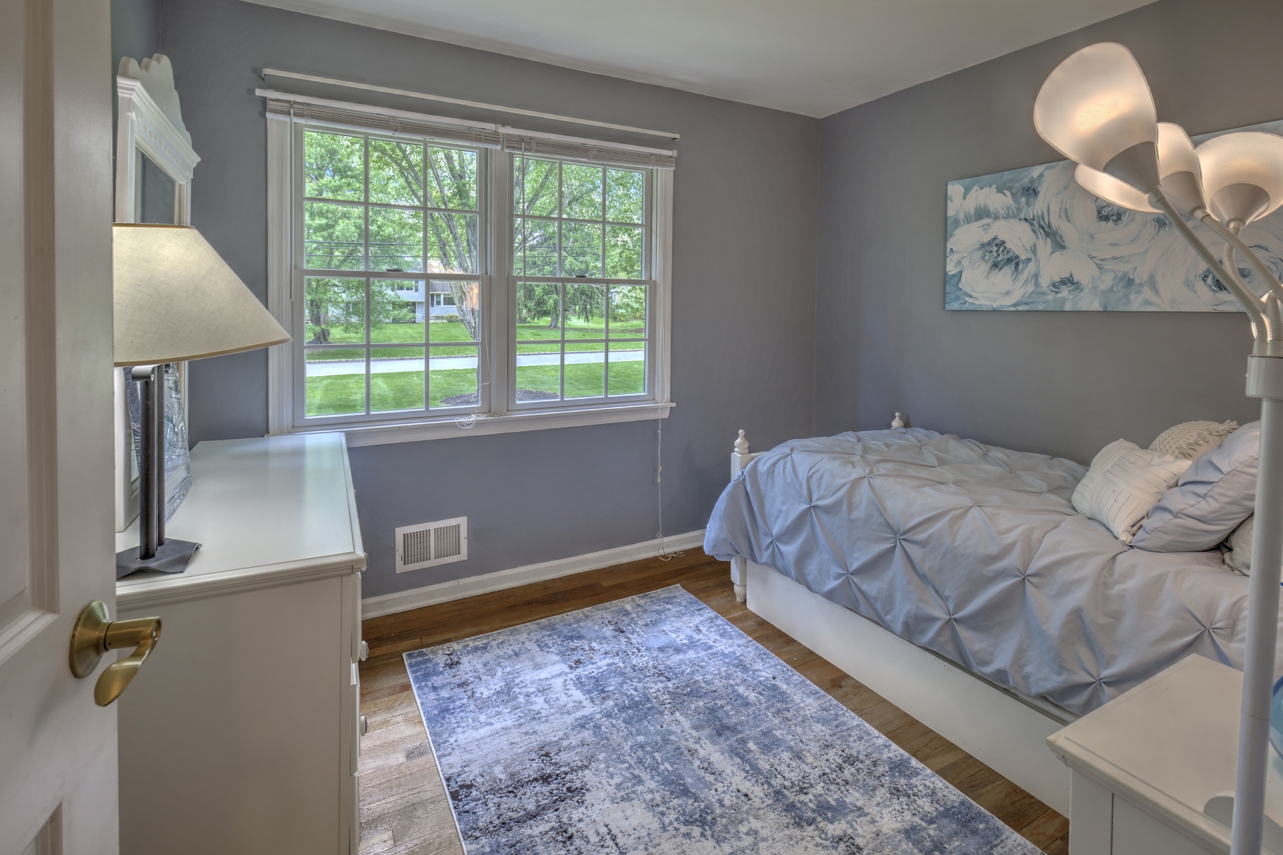  Expanded and Beautifully Maintained Custom Split Level Home - 物件實景