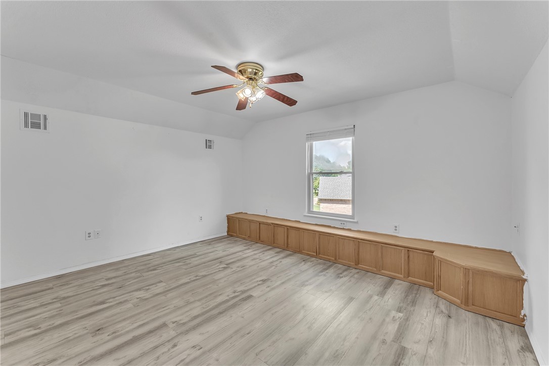 Bentonville, Arkansas, 72713, United States, 5 Bedrooms Bedrooms, ,3 BathroomsBathrooms,Residential,For Sale,1882390