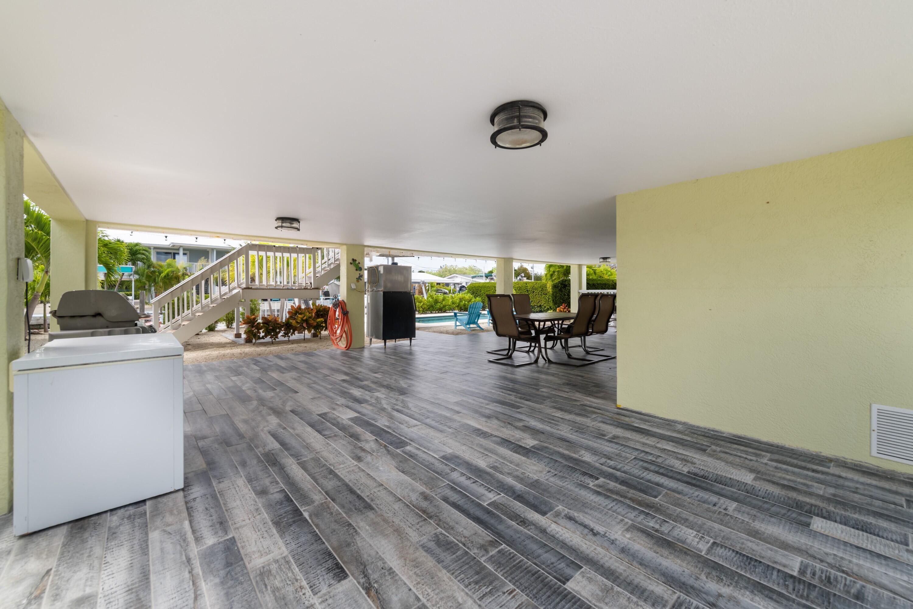 MARATHON, Florida, 33050, United States, 2 Bedrooms Bedrooms, ,2 BathroomsBathrooms,Residential,For Sale,1988223