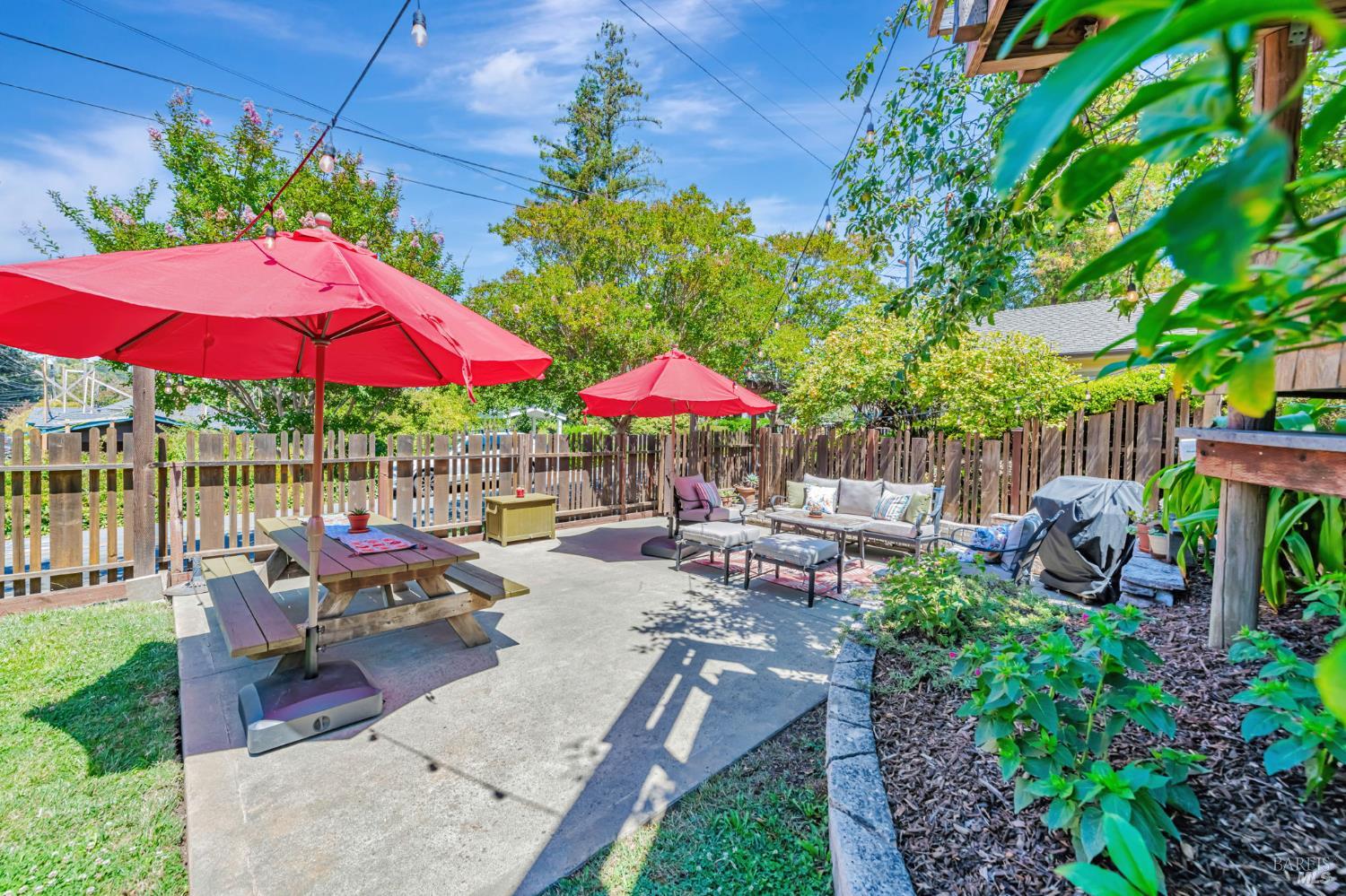 Corte Madera, California, 94925, United States, 4 Bedrooms Bedrooms, ,5 BathroomsBathrooms,Residential,For Sale,1917225