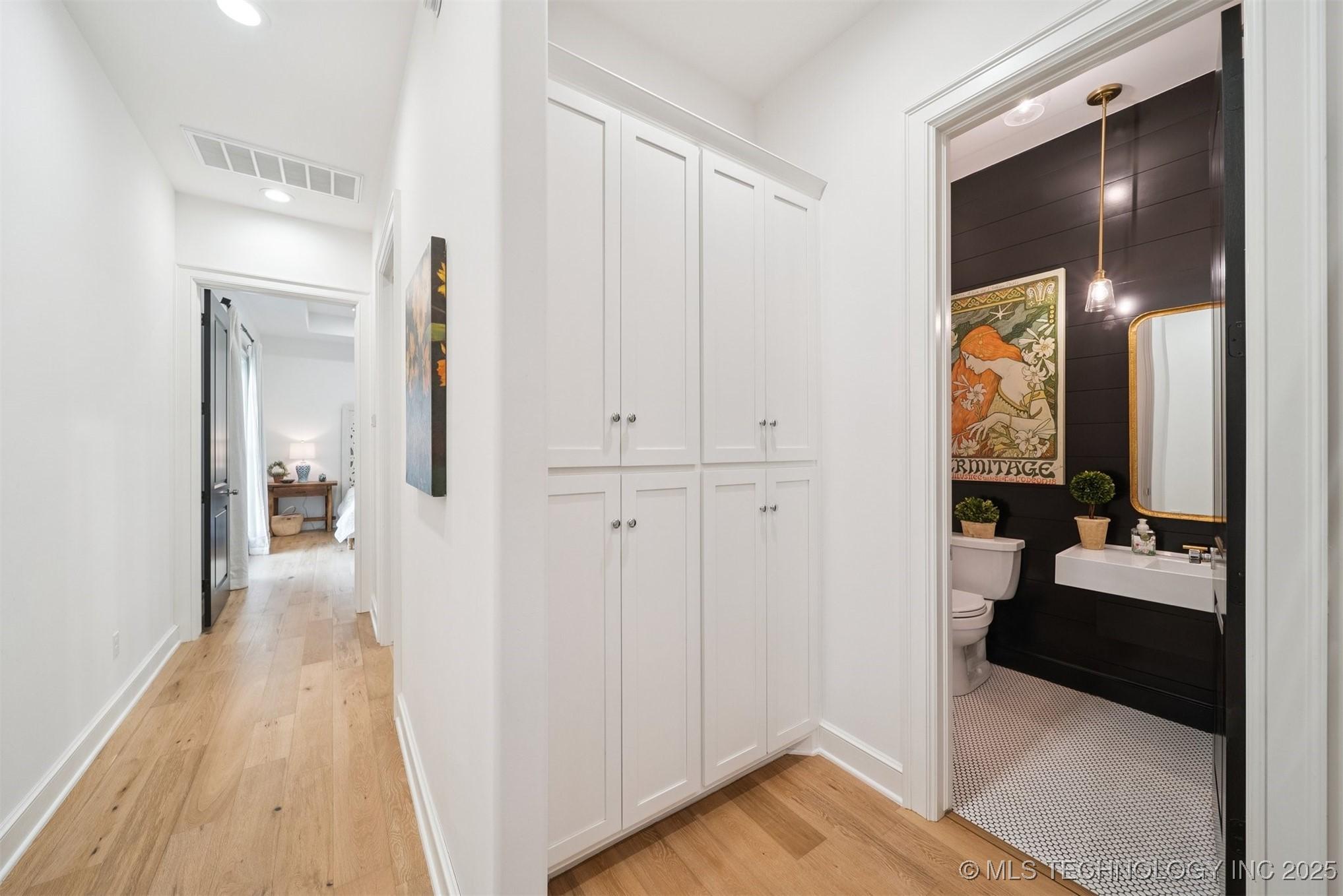 Broken Arrow, Oklahoma, 74014, United States, 4 Bedrooms Bedrooms, ,4 BathroomsBathrooms,Residential,For Sale,1983128