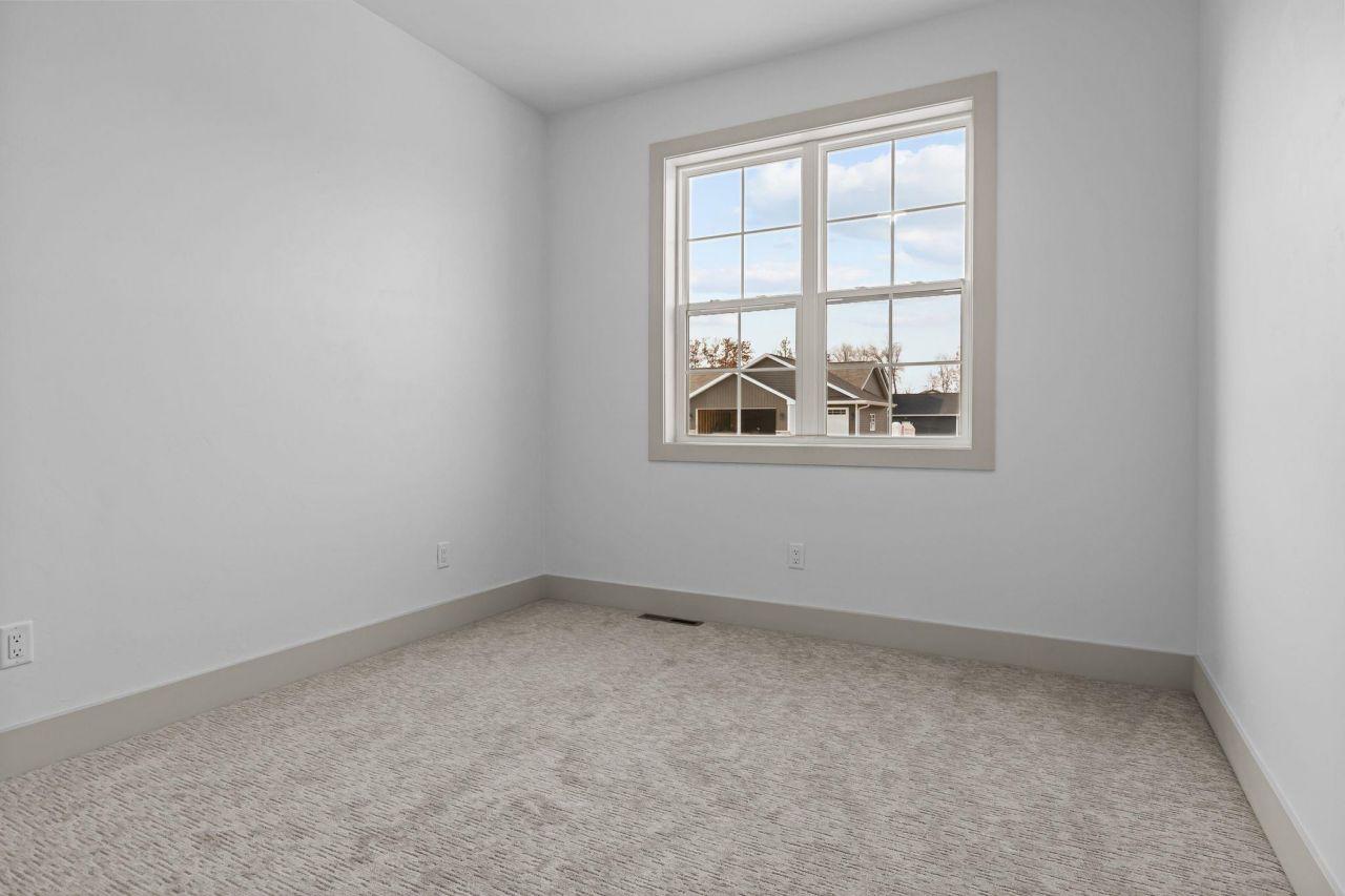 MENASHA, Wisconsin, 54952, United States, 5 Bedrooms Bedrooms, ,3 BathroomsBathrooms,Residential,For Sale,1793690