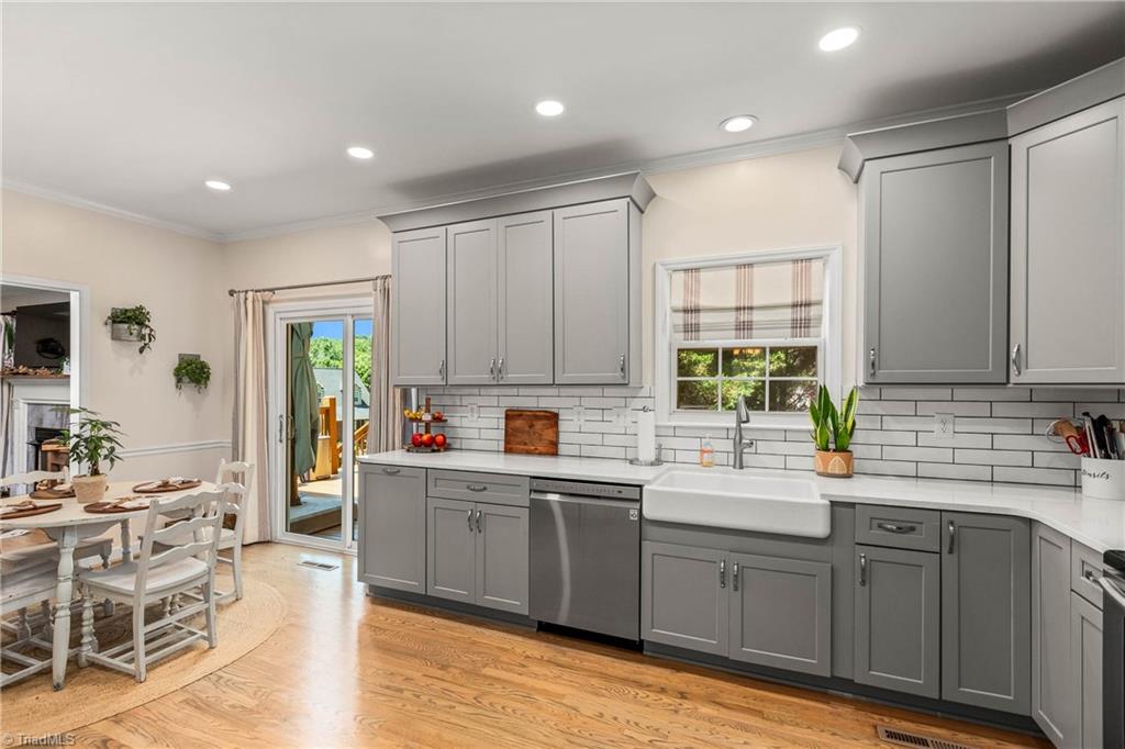 Clemmons, North Carolina, 27012, United States, 4 Bedrooms Bedrooms, ,3 BathroomsBathrooms,Residential,For Sale,1902242