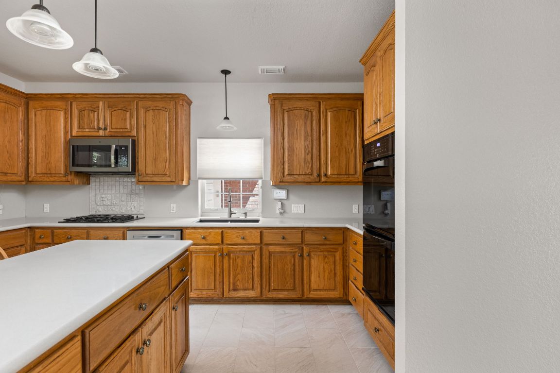 Austin, Texas, 78739, United States, 5 Bedrooms Bedrooms, ,4 BathroomsBathrooms,Residential,For Sale,1947993