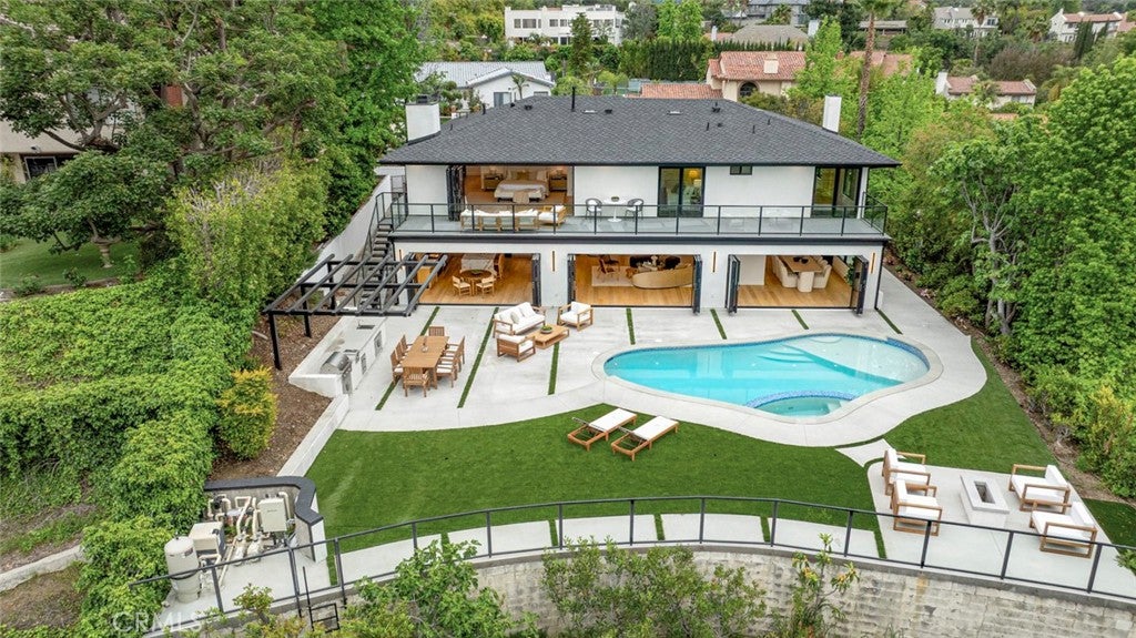 Encino, California, 91316, United States, 6 Bedrooms Bedrooms, ,5 BathroomsBathrooms,Residential,For Sale,1938851