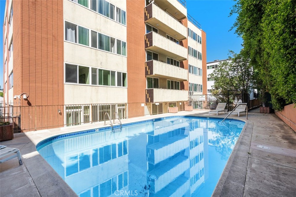 Los Angeles, California, 90024, United States, 2 Bedrooms Bedrooms, ,2 BathroomsBathrooms,Residential,For Sale,1938938