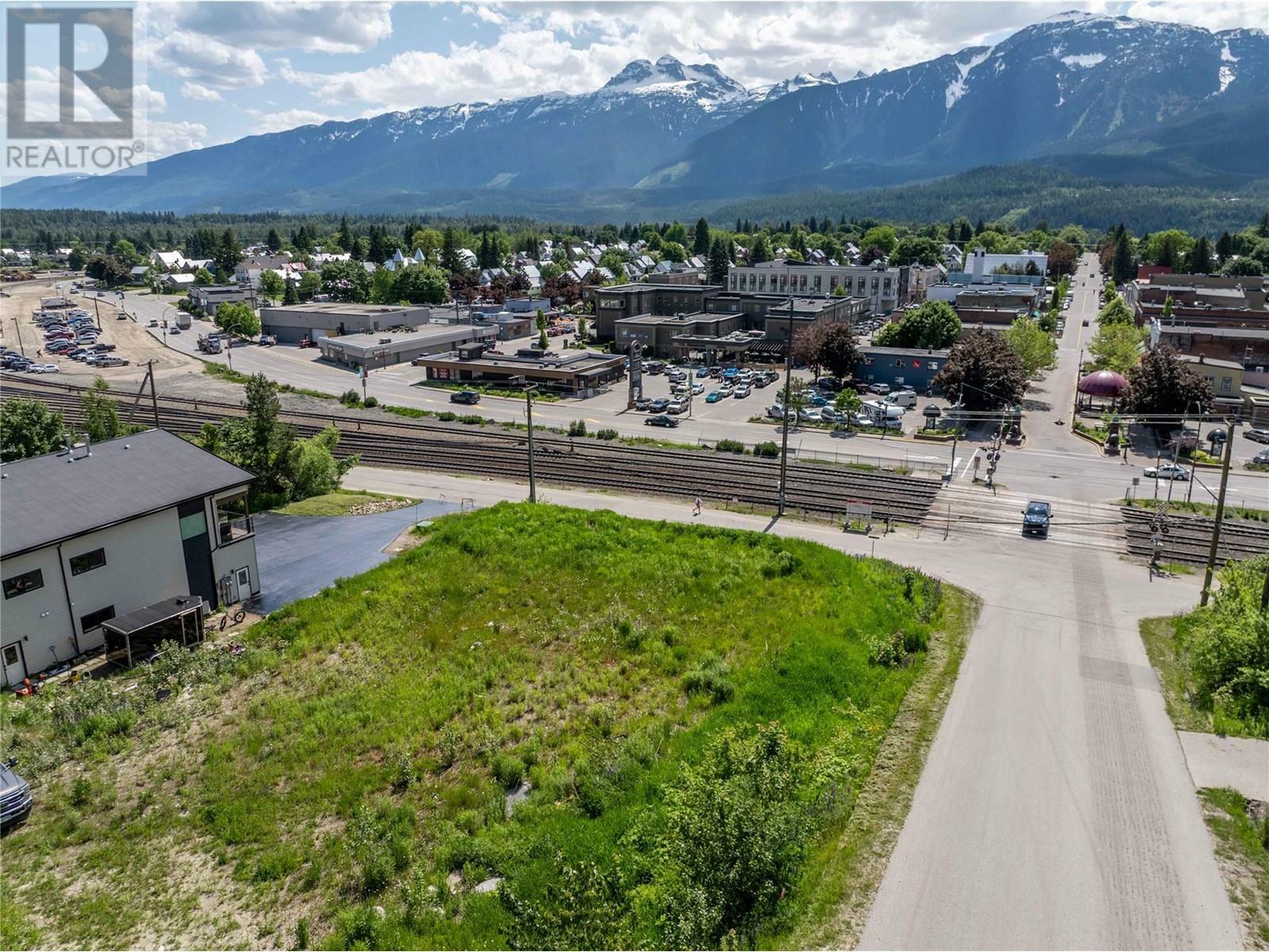 REVELSTOKE, British Columbia, V0E 2S0, CA, ,Residential,For Sale,1856679