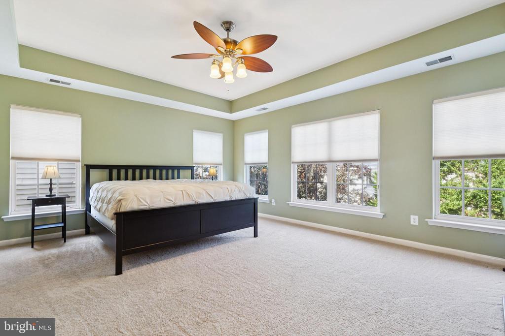 Aldie, Virginia, 20105, United States, 4 Bedrooms Bedrooms, ,4 BathroomsBathrooms,Residential,For Sale,1904270