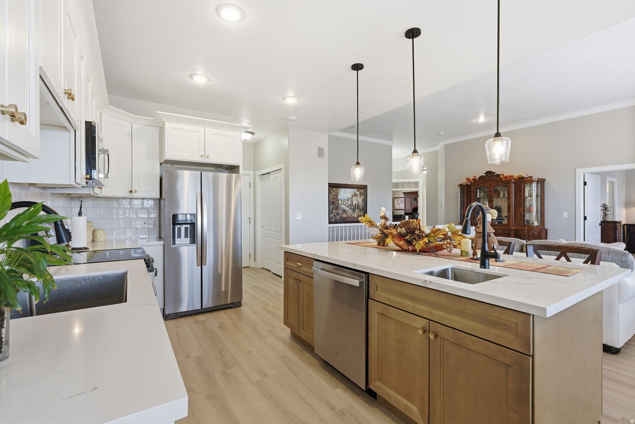 Draper, Utah, 84020, United States, 5 Bedrooms Bedrooms, ,4 BathroomsBathrooms,Residential,For Sale,2000727