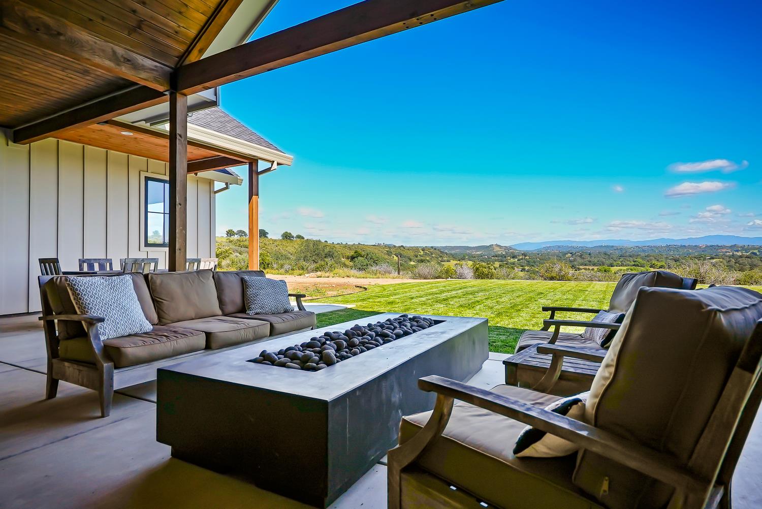 Burson, California, 95225, United States, 4 Bedrooms Bedrooms, ,4 BathroomsBathrooms,Residential,For Sale,2040271