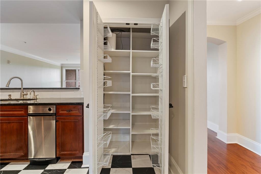 Roswell, Georgia, 30075, United States, 2 Bedrooms Bedrooms, ,3 BathroomsBathrooms,Residential,For Sale,1928798