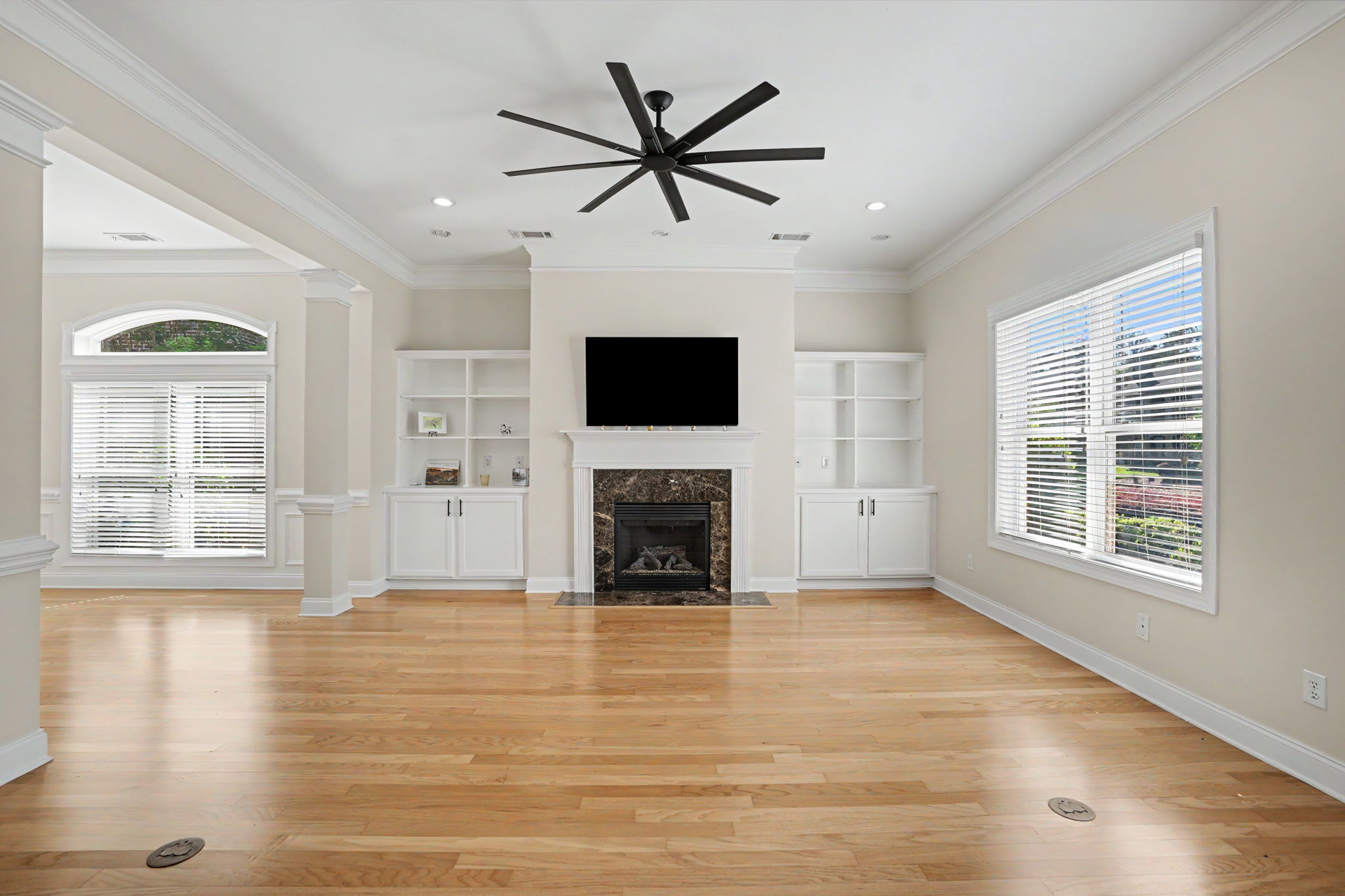  1201 River Oaks Drive, Richmond Hill - 物件實景
