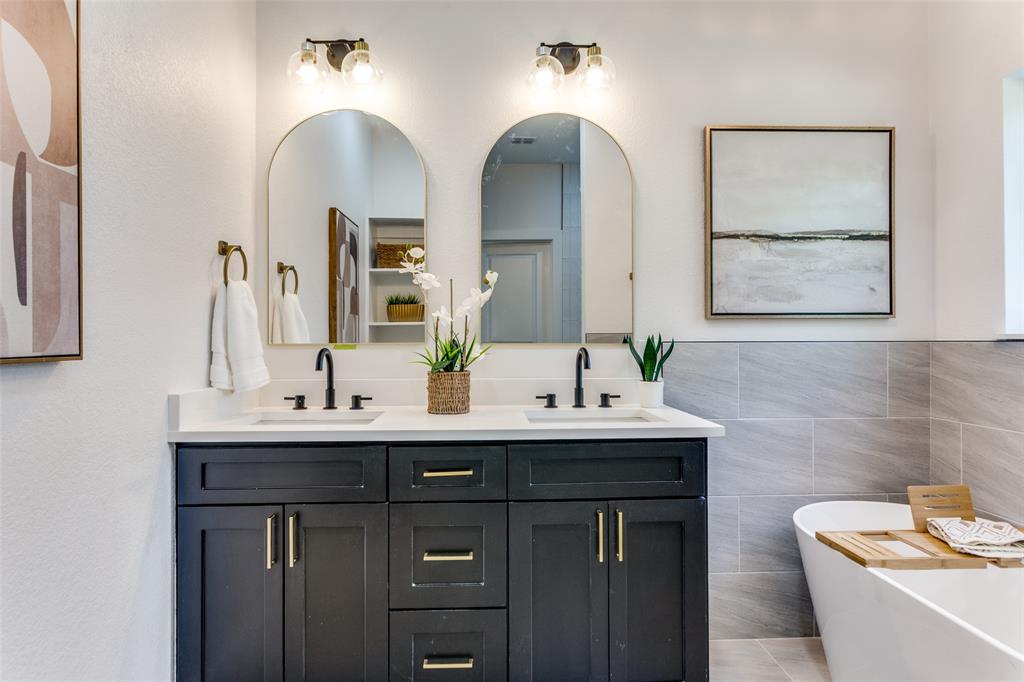 Fort Worth, Texas, 76109, United States, 4 Bedrooms Bedrooms, ,3 BathroomsBathrooms,Residential,For Sale,1974156