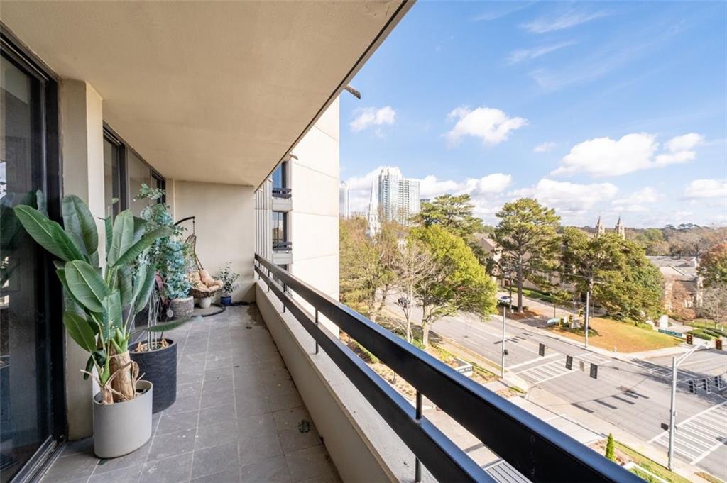 Atlanta, Georgia, 30305, United States, 2 Bedrooms Bedrooms, ,2 BathroomsBathrooms,Residential,For Sale,2002175