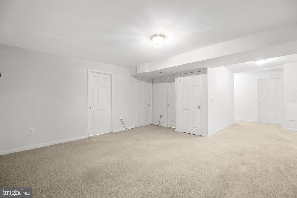 Fredericksburg, Virginia, 22405, United States, 4 Bedrooms Bedrooms, ,4 BathroomsBathrooms,Residential,For Sale,1993121