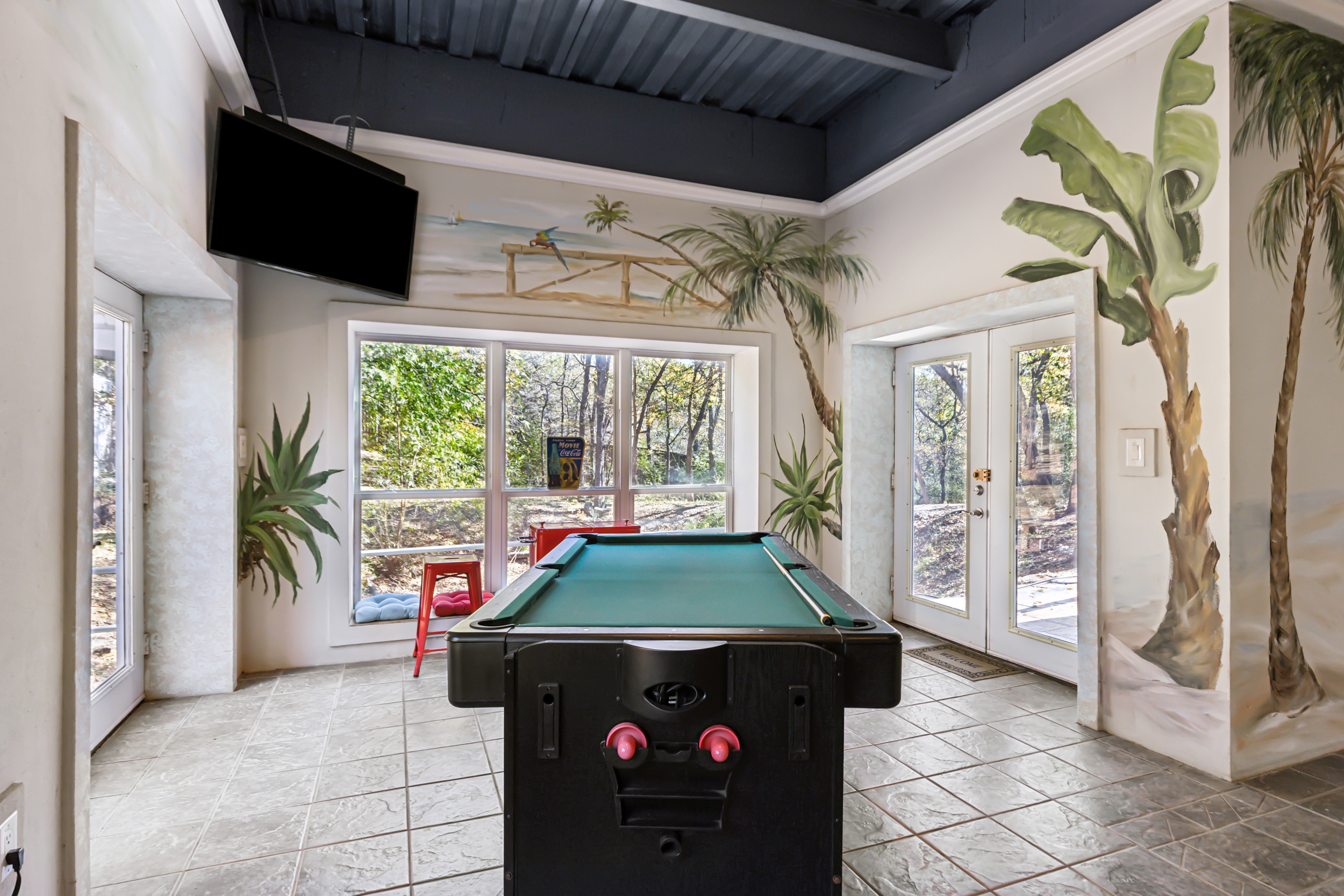  Fort Worth Home with an Expansive Indoor Pool & Entertainment Level - 物件實景