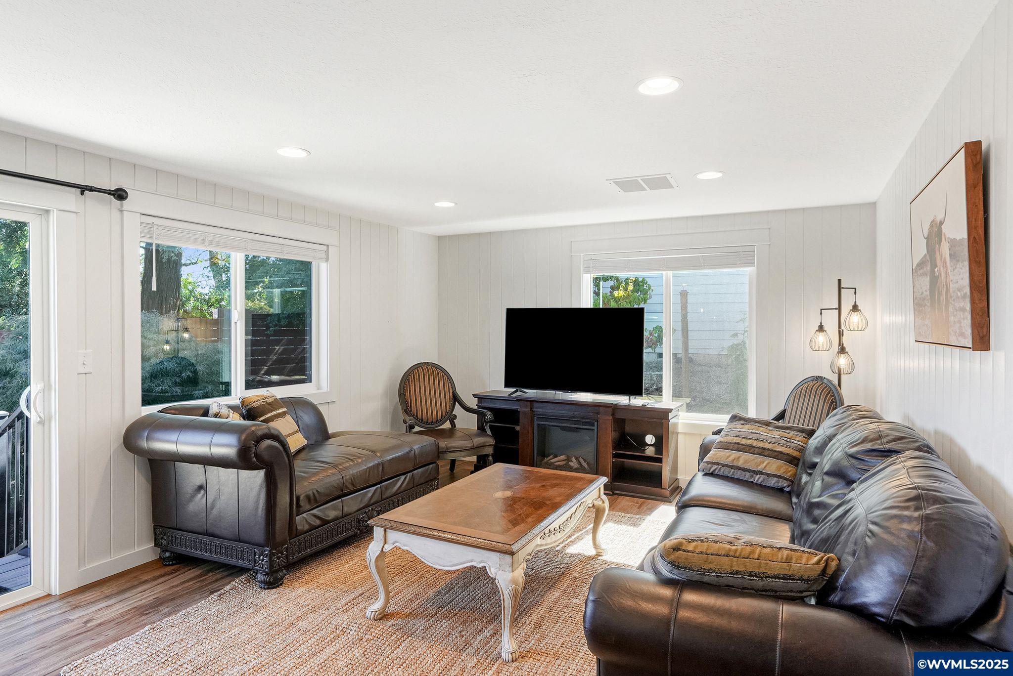 Salem, Oregon, 97304, United States, 3 Bedrooms Bedrooms, ,3 BathroomsBathrooms,Residential,For Sale,1967587