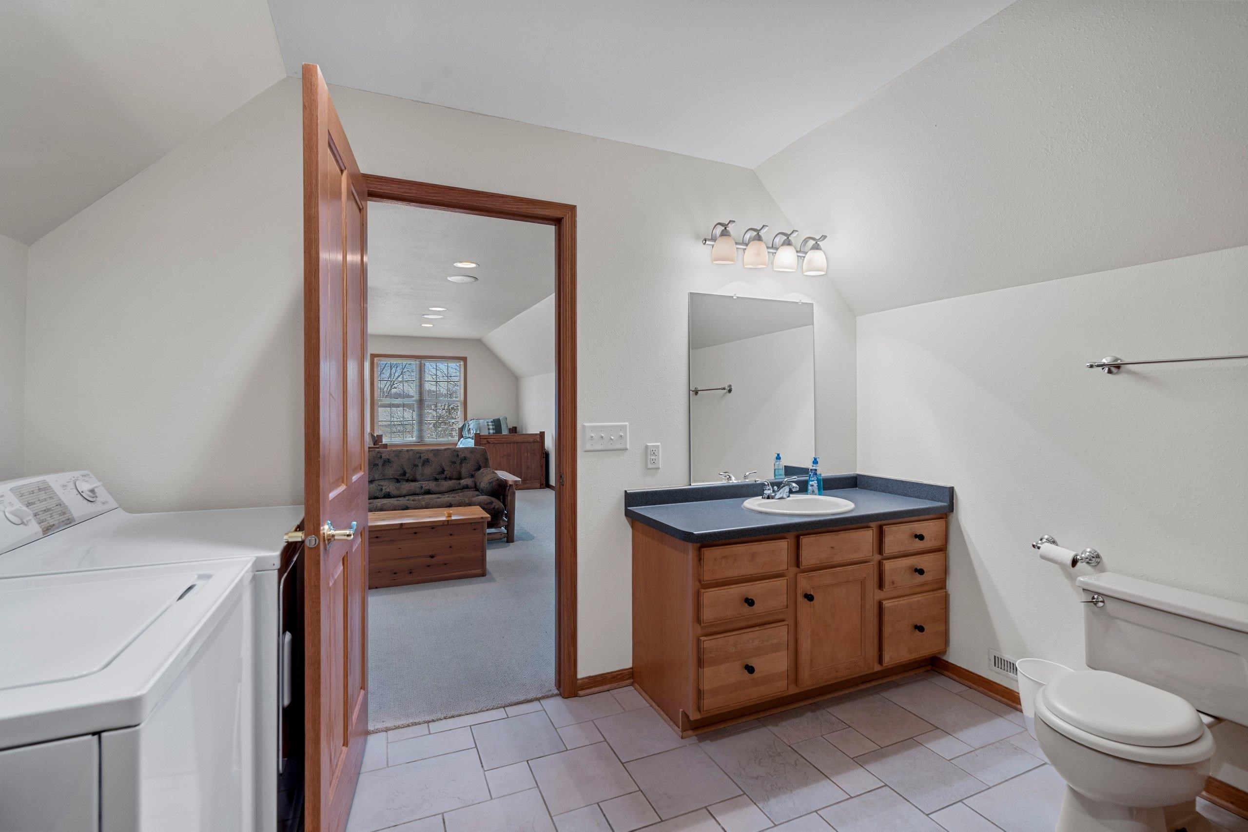 CHILTON, Wisconsin, 53014, United States, 5 Bedrooms Bedrooms, ,6 BathroomsBathrooms,Residential,For Sale,1927210