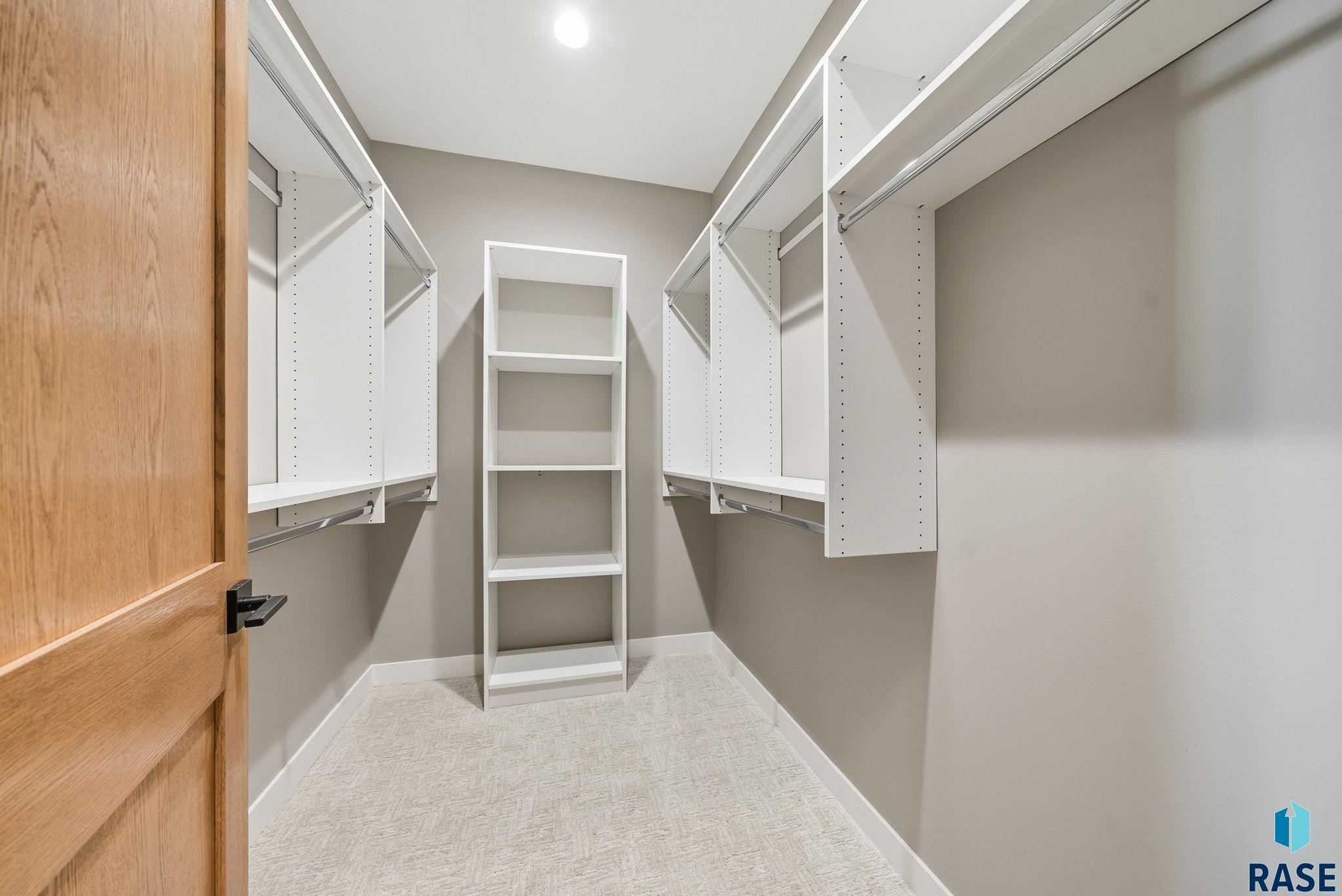 Sioux Falls, South Dakota, 57110, United States, 3 Bedrooms Bedrooms, ,3 BathroomsBathrooms,Residential,For Sale,2001465