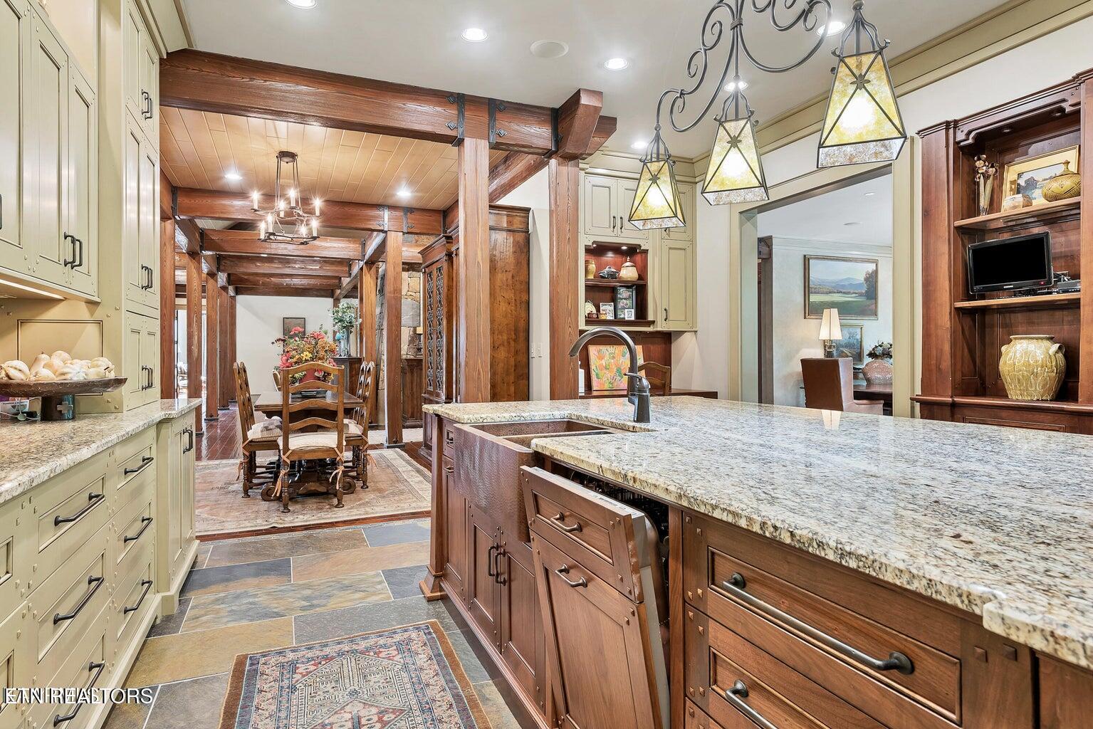 Louisville, Tennessee, 37777, United States, 3 Bedrooms Bedrooms, ,4 BathroomsBathrooms,Residential,For Sale,1821192