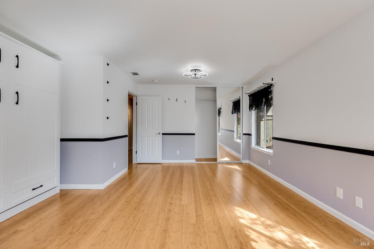 Vacaville, California, 95687, United States, 3 Bedrooms Bedrooms, ,2 BathroomsBathrooms,Residential,For Sale,1932568