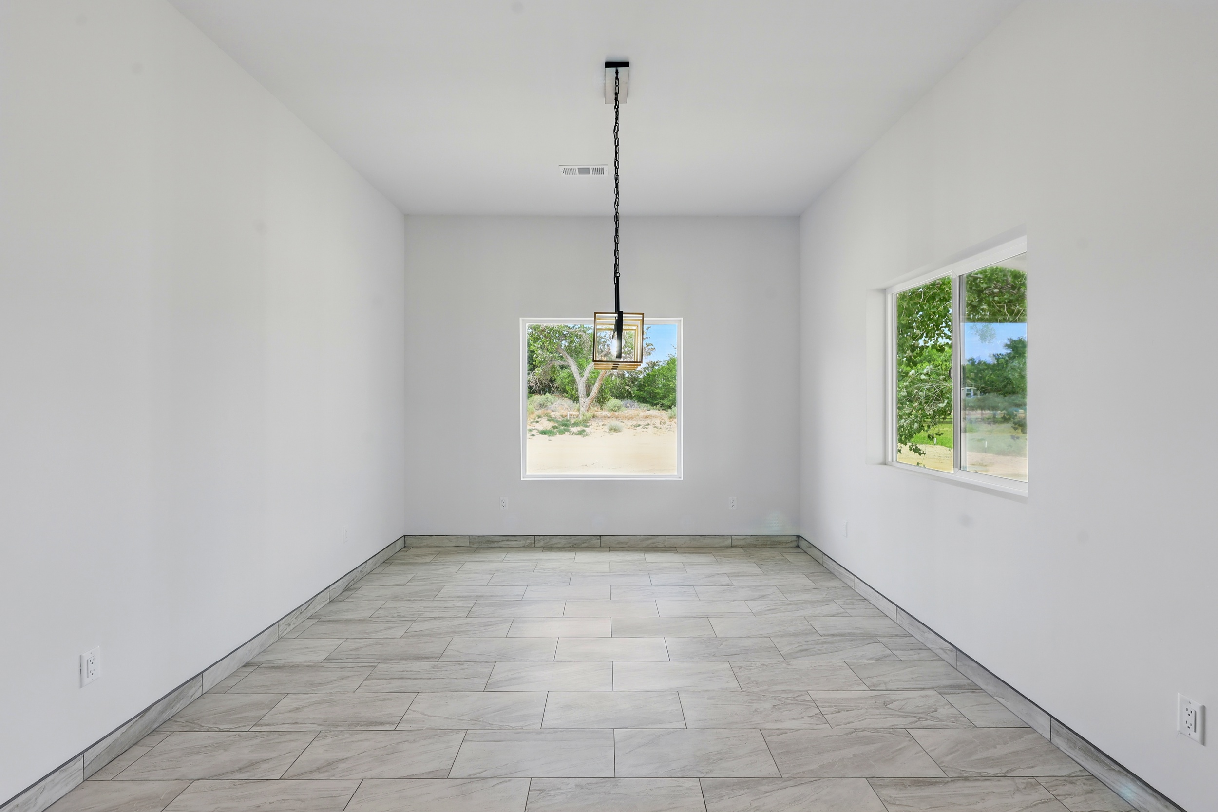 Los Lunas, New Mexico, 87031, United States, 4 Bedrooms Bedrooms, ,2 BathroomsBathrooms,Residential,For Sale,1943131