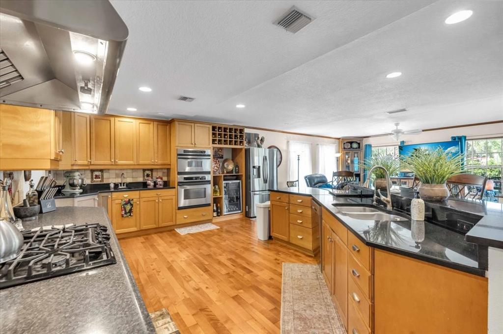 Venice, Florida, 34285, United States, 5 Bedrooms Bedrooms, ,4 BathroomsBathrooms,Residential,For Sale,1907597