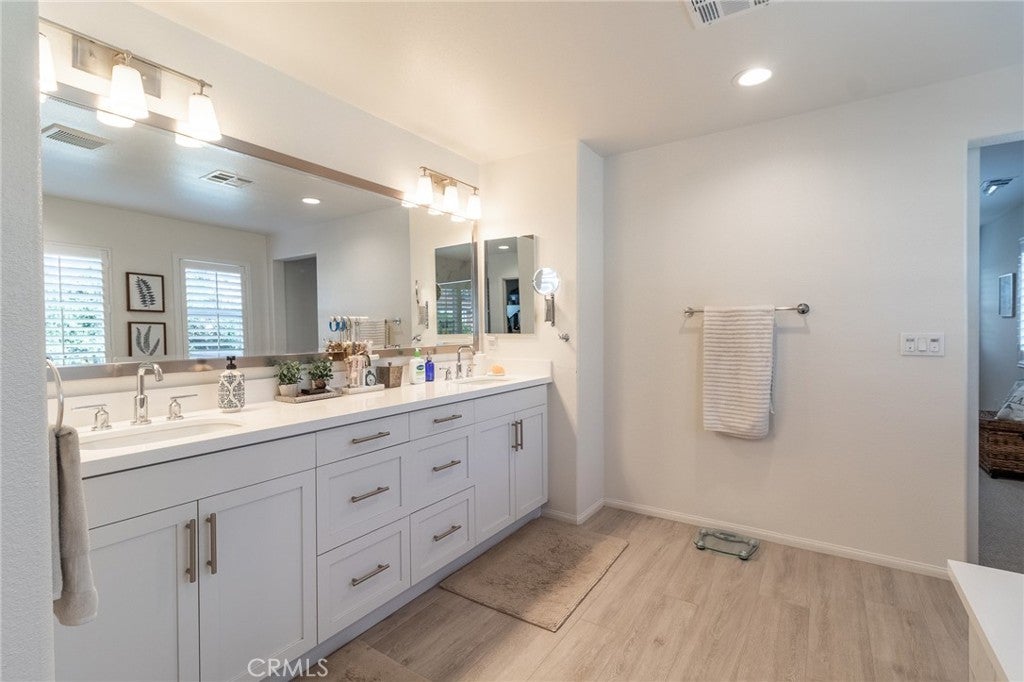 Redlands, California, 92374, United States, 5 Bedrooms Bedrooms, ,4 BathroomsBathrooms,Residential,For Sale,1974798