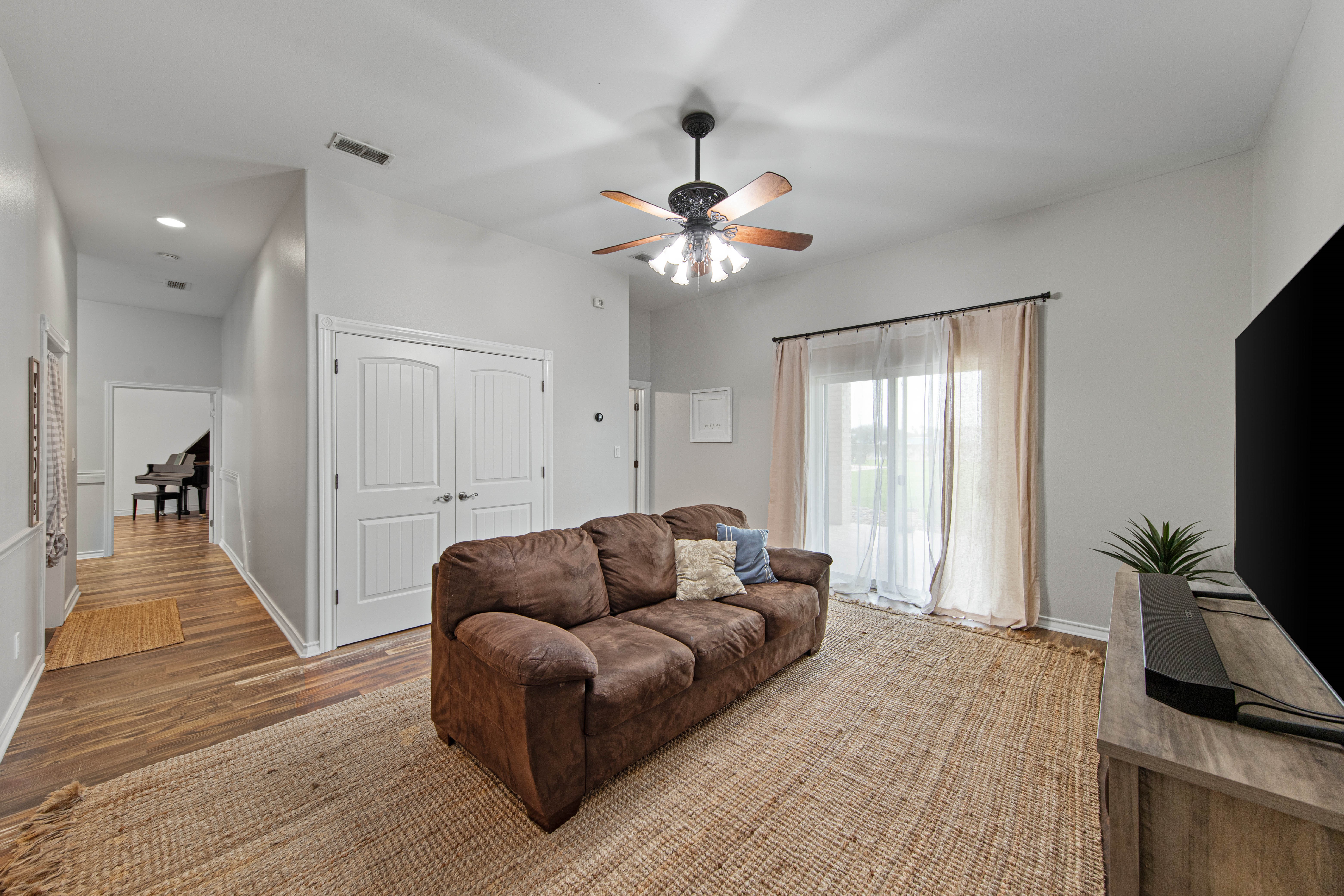 14847 Valencia Circle South, Harlingen, Texas, 78552, United States, 5 Bedrooms Bedrooms, ,7 BathroomsBathrooms,Residential,For Sale,14847 Valencia Circle South,1683740