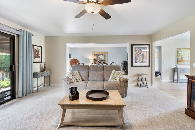 Hollister, California, 95023, United States, 3 Bedrooms Bedrooms, ,2 BathroomsBathrooms,Residential,For Sale,1882231