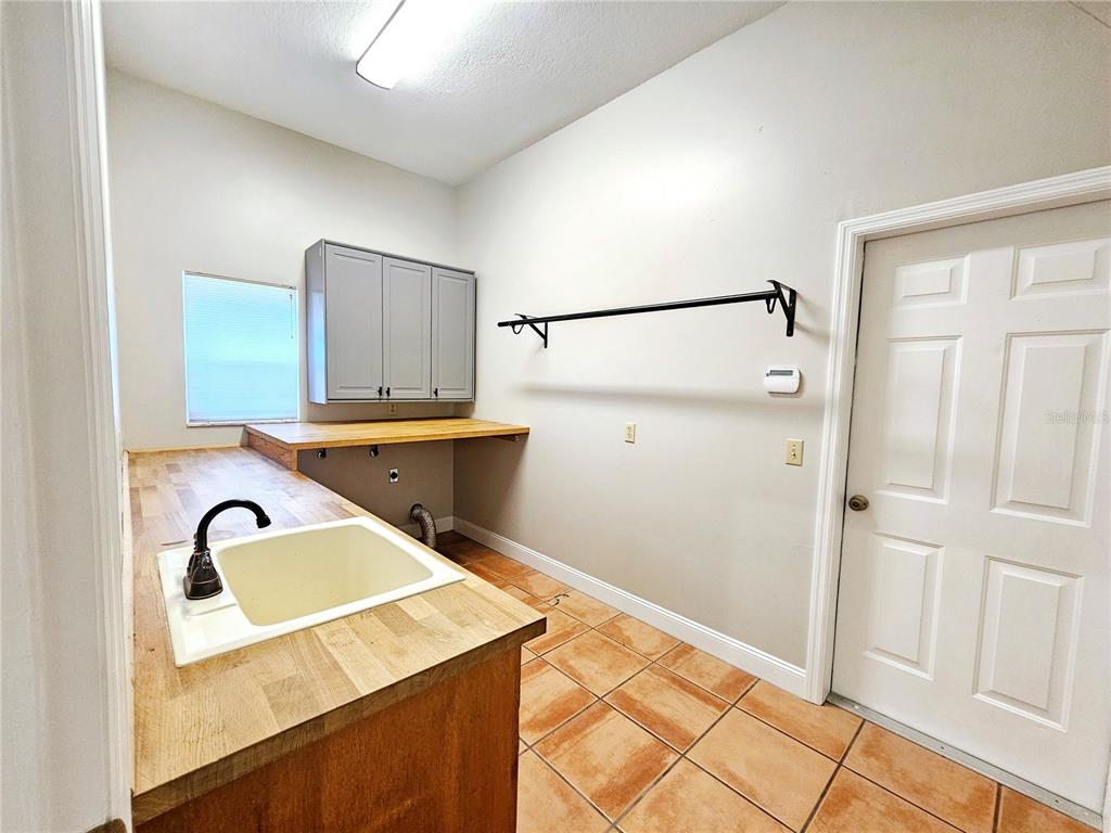 11310 Leprechaun Drive, Riverview, Florida, 33569, United States, 4 Bedrooms Bedrooms, ,3 BathroomsBathrooms,Residential,For Sale,11310 Leprechaun Drive,1550954